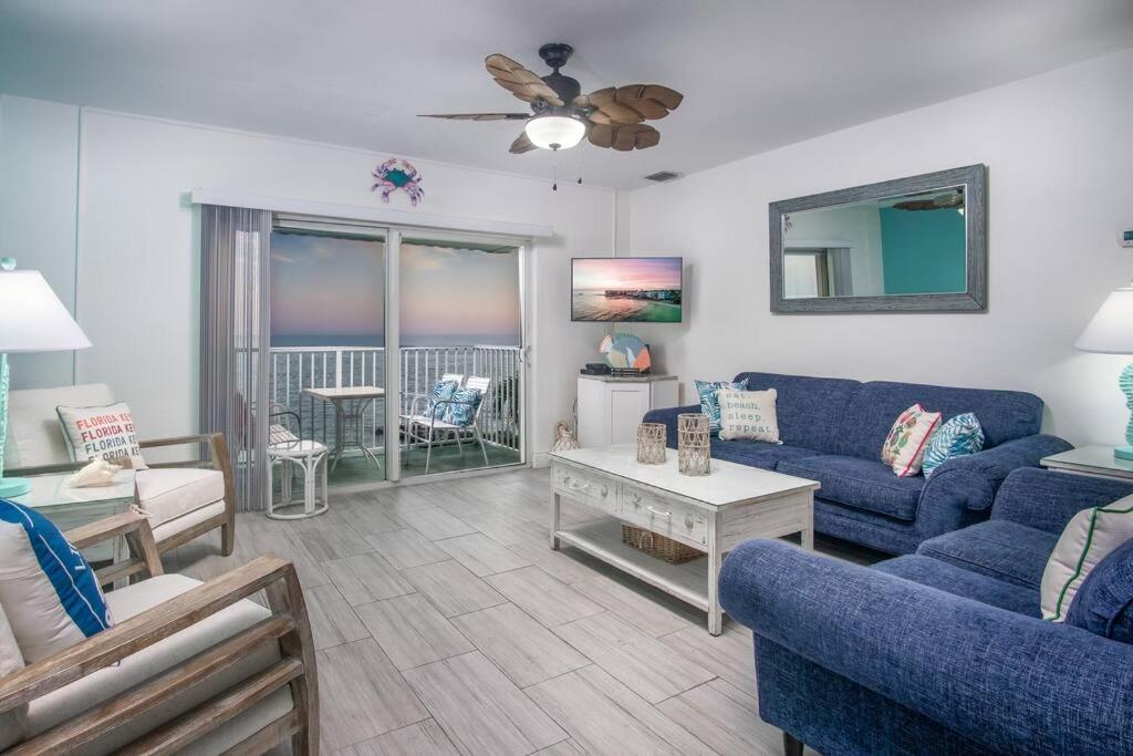 Two-Bedroom Apartment With Balcony And Sea View photo 2