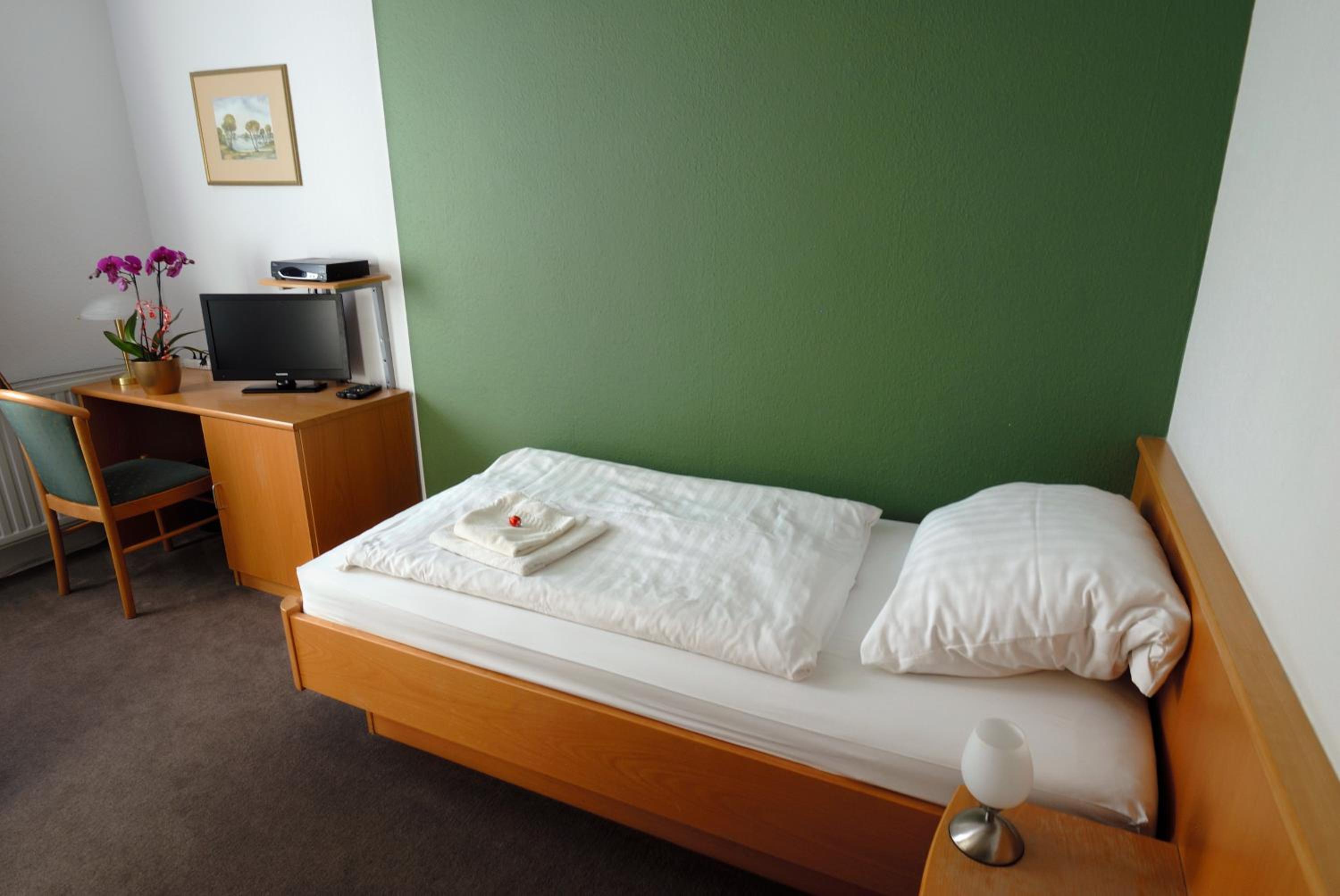 Single Room photo 2