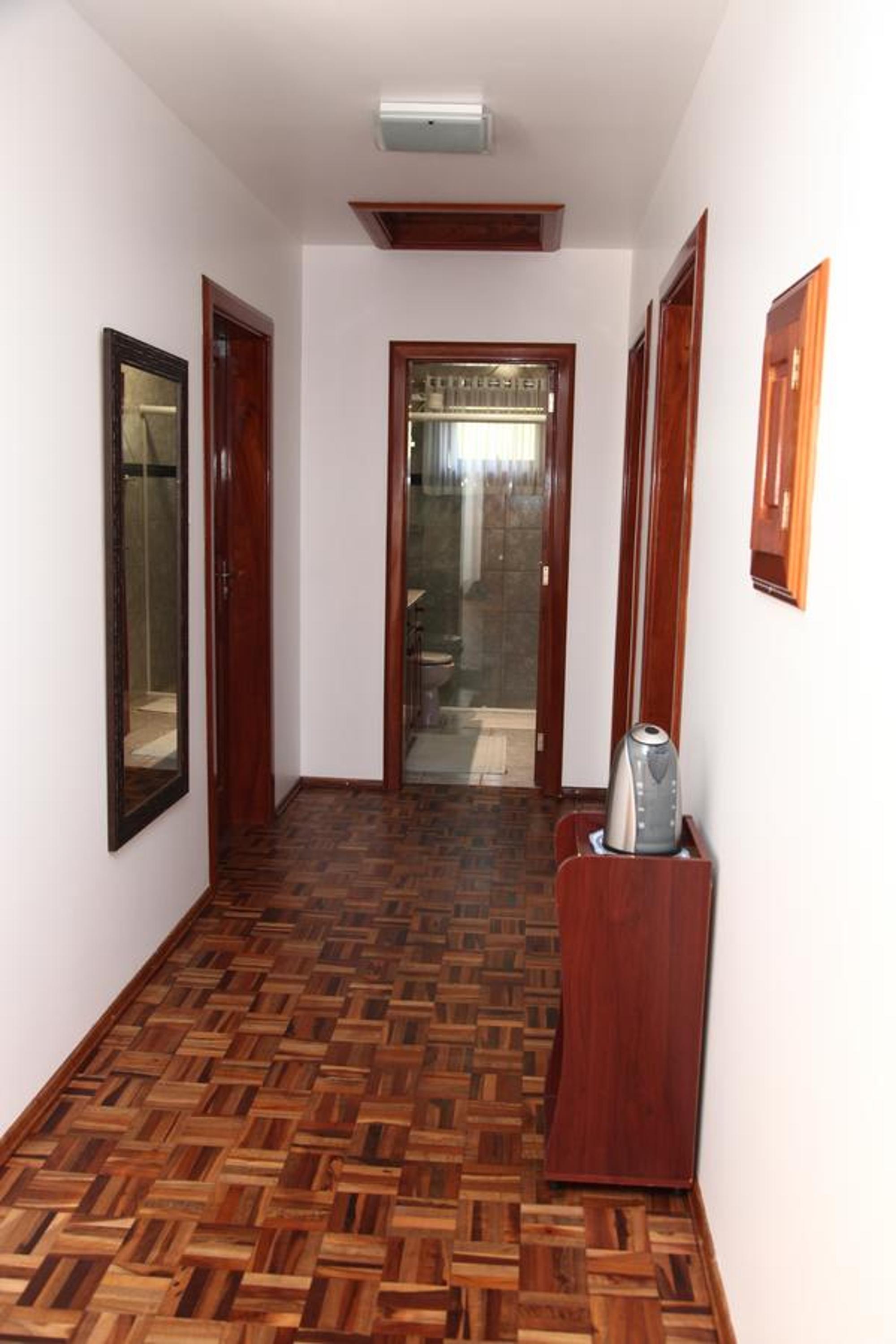 Deluxe Queen Suite
