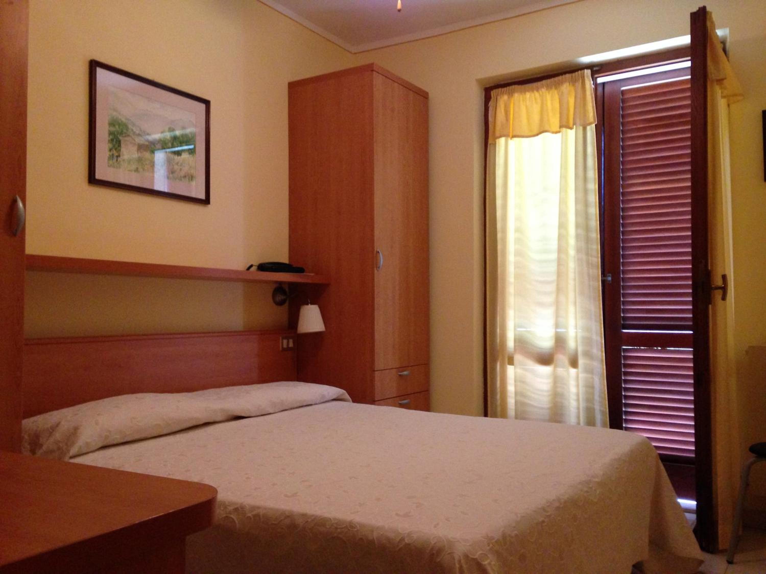 Classic Double Room - Photo 2