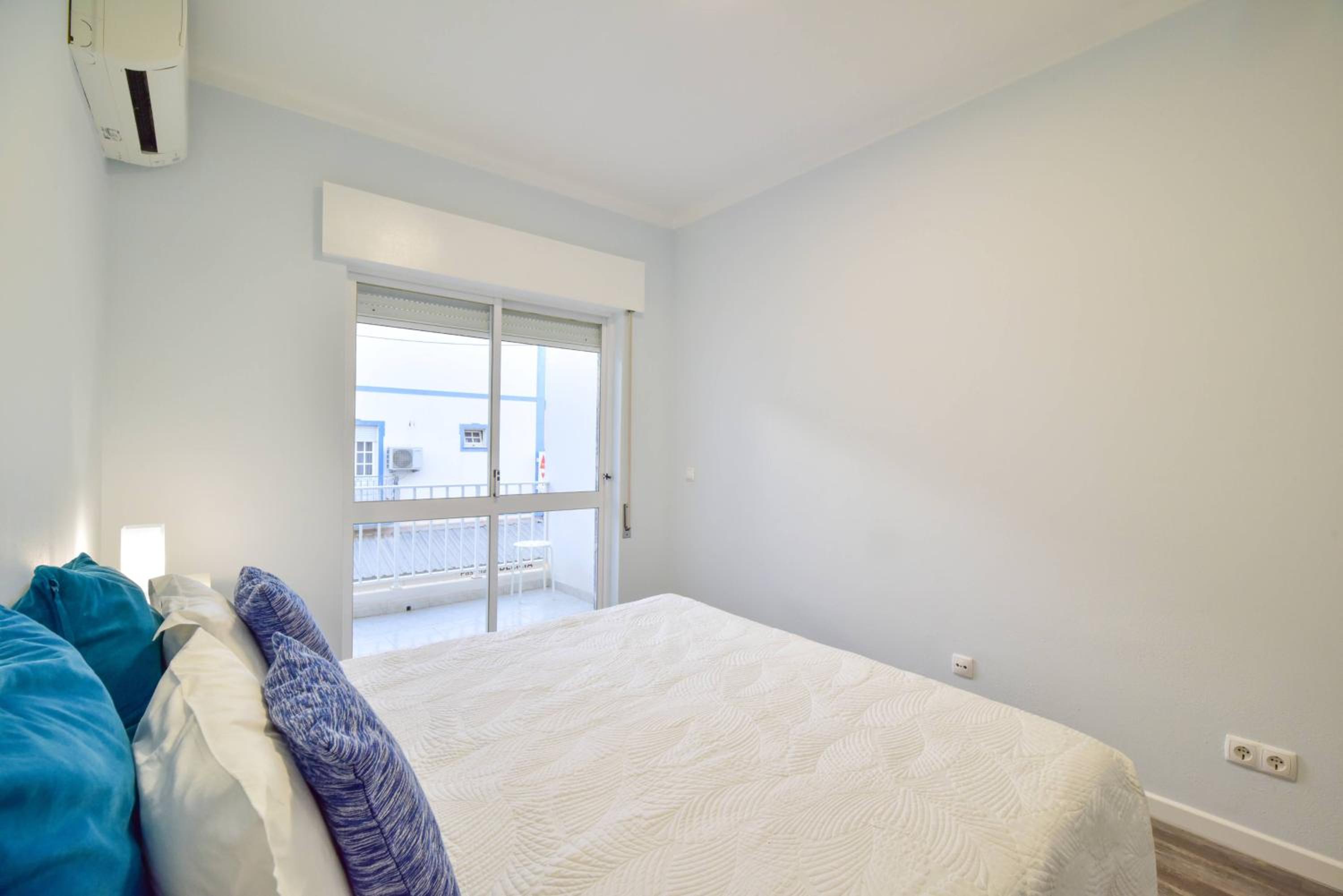 Apartment with Balcony photo 2