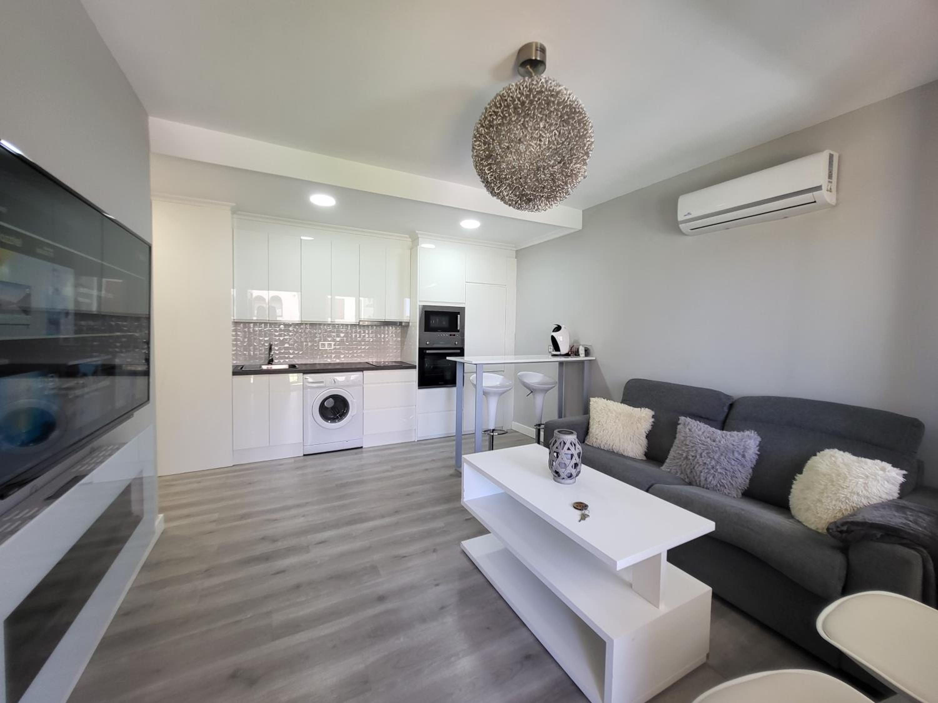 One-Bedroom Apartment - Photo 77