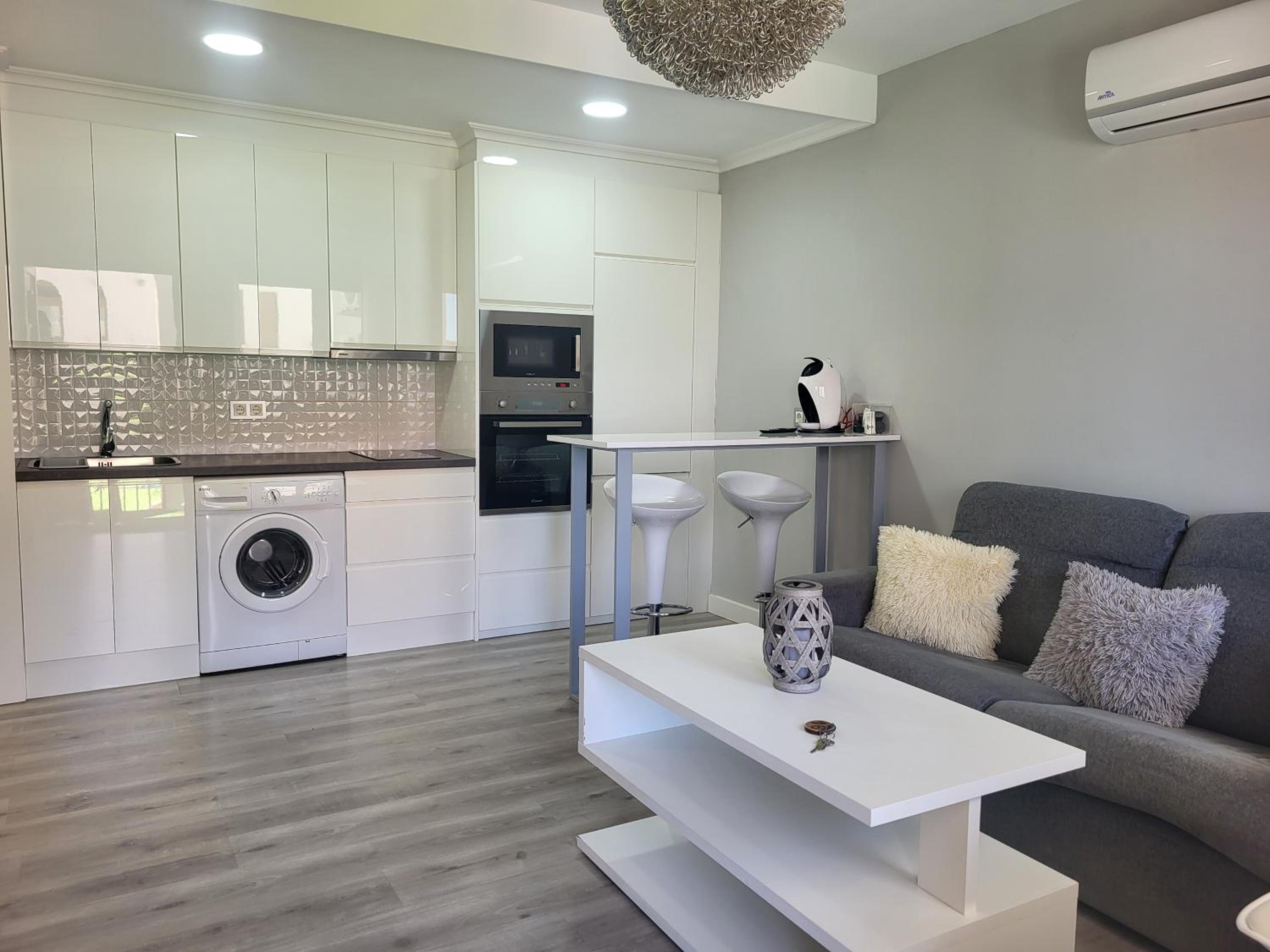 One-Bedroom Apartment - Photo 38