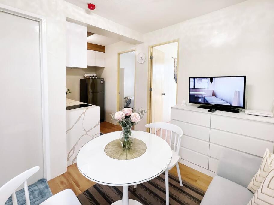 Two-Bedroom Apartment with Balcony photo 1