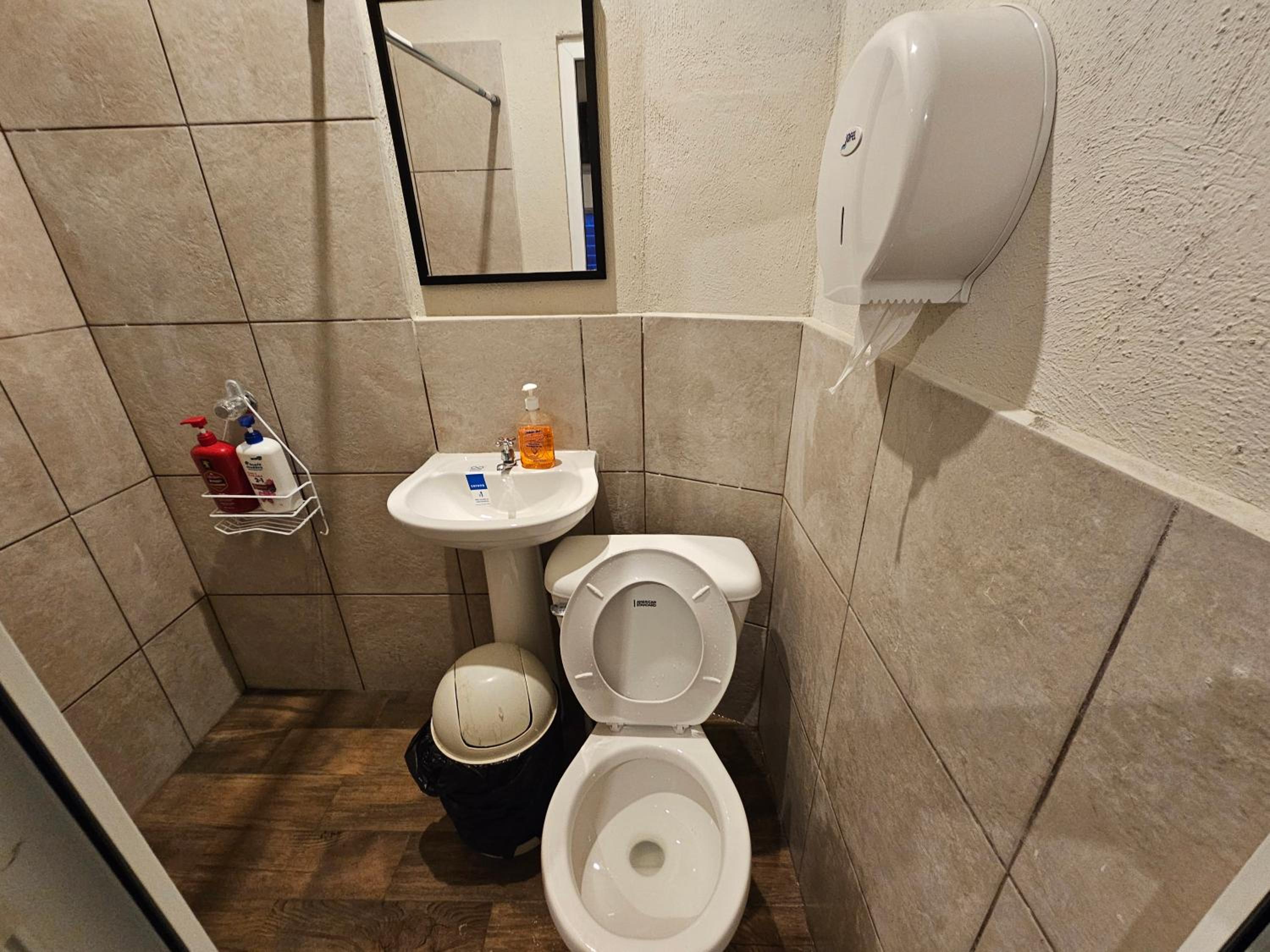 Double Room with Private Bathroom photo 1