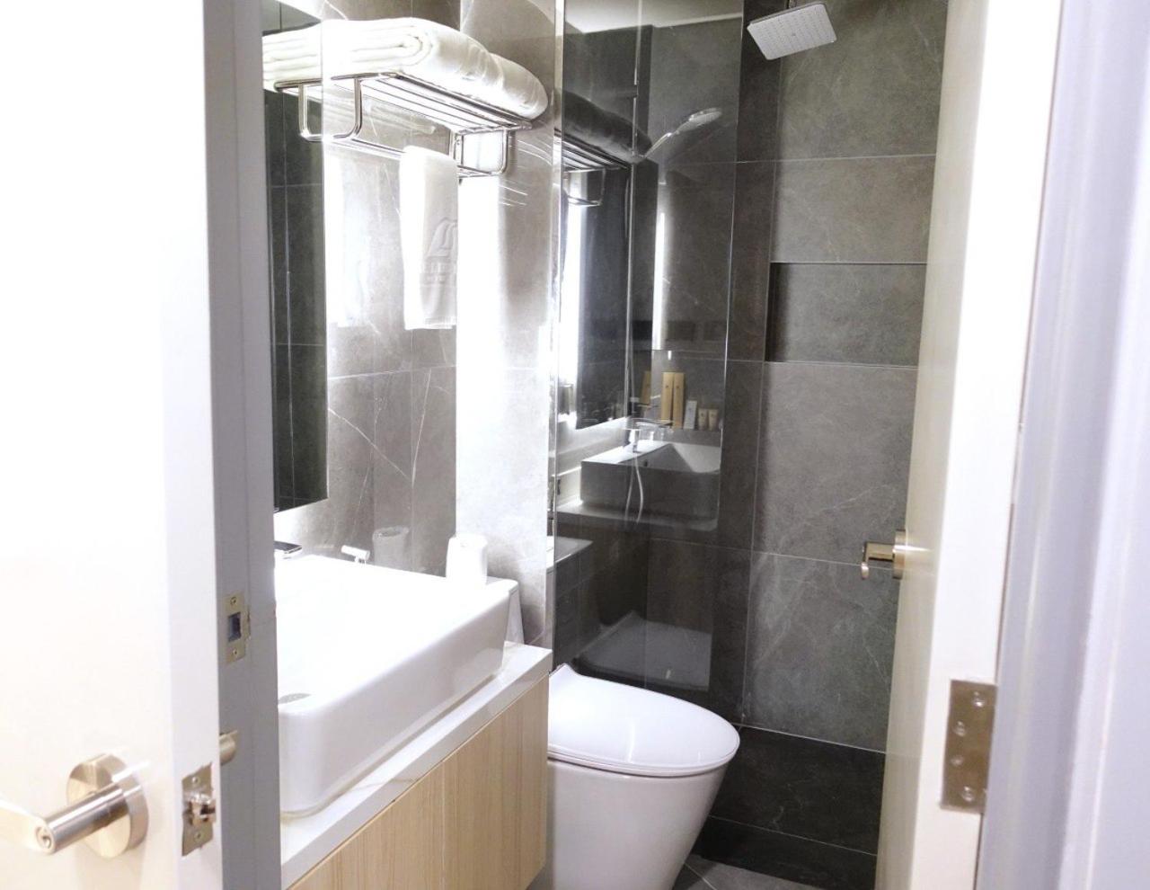 Refreshed Three Bedroom Suite - Photo 7
