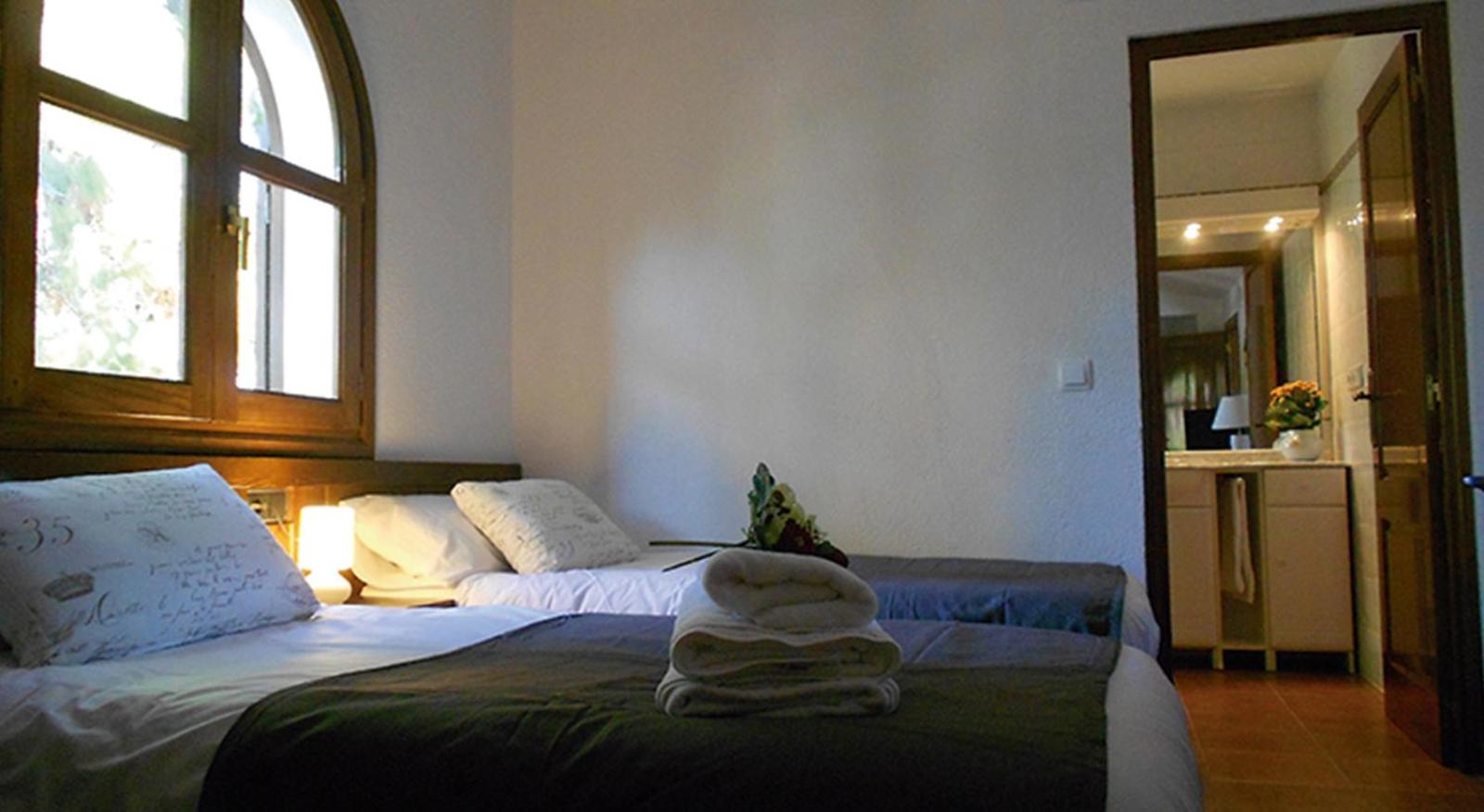 Standard Twin Room with Garden View photo 2