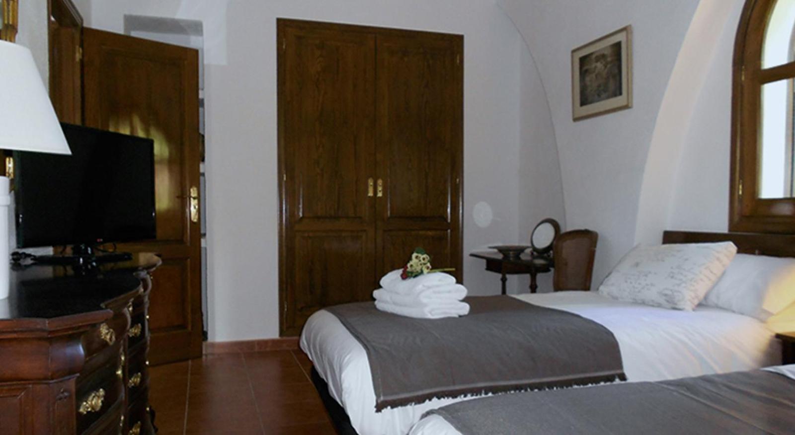 Standard Twin Room with Garden View photo 3