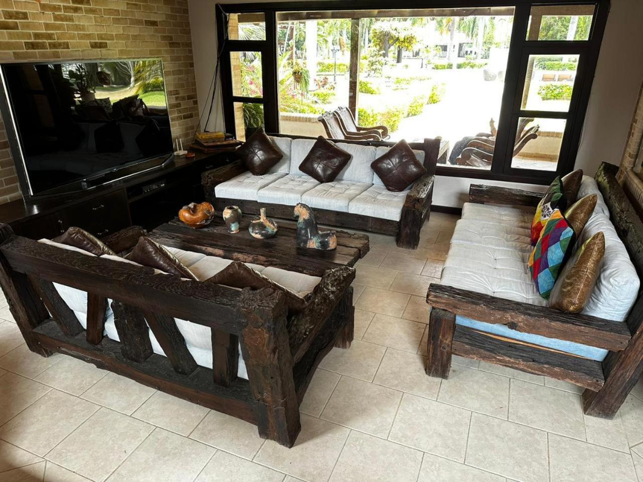 Villa photo 1