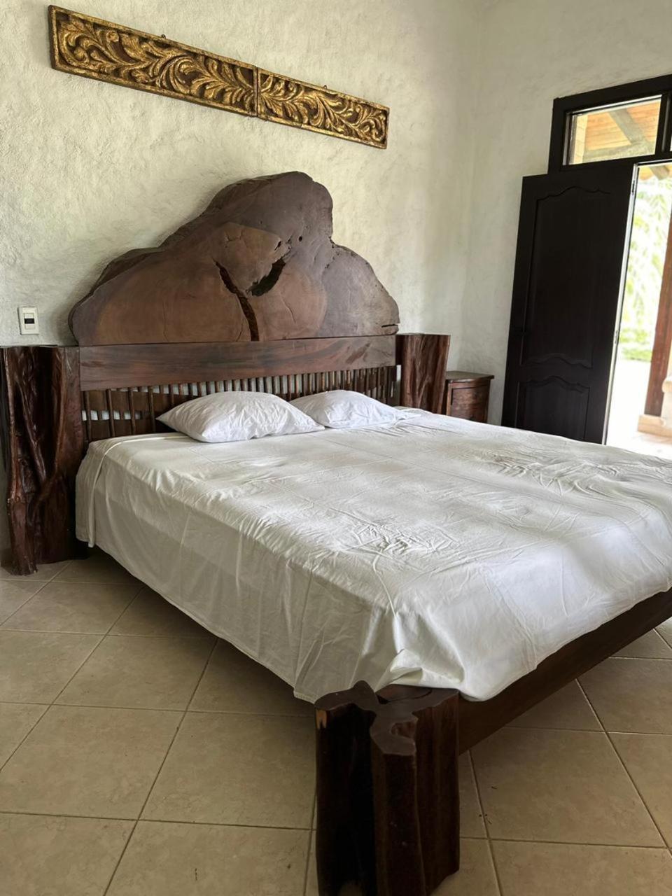 Villa photo 2