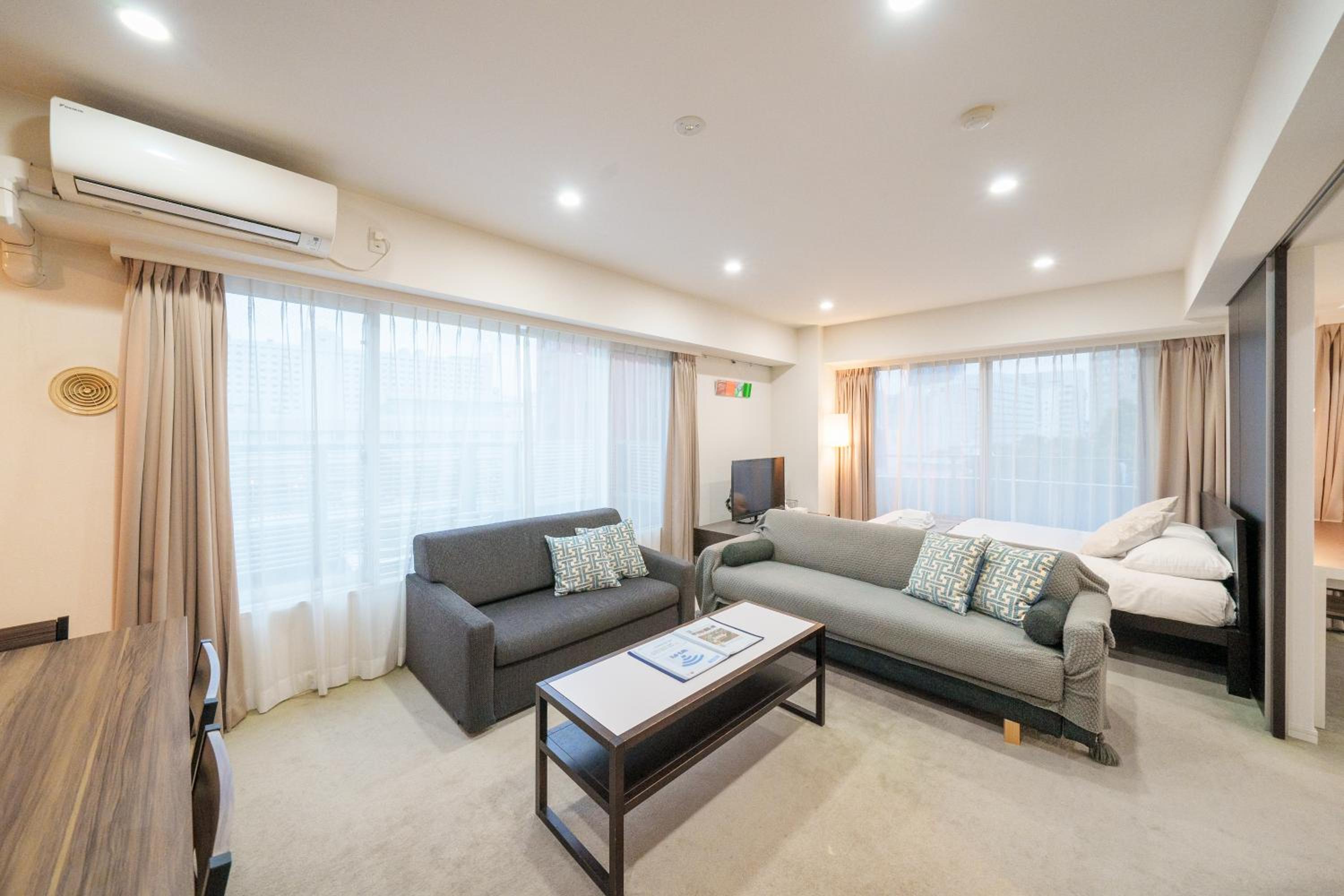 Apartment photo 2