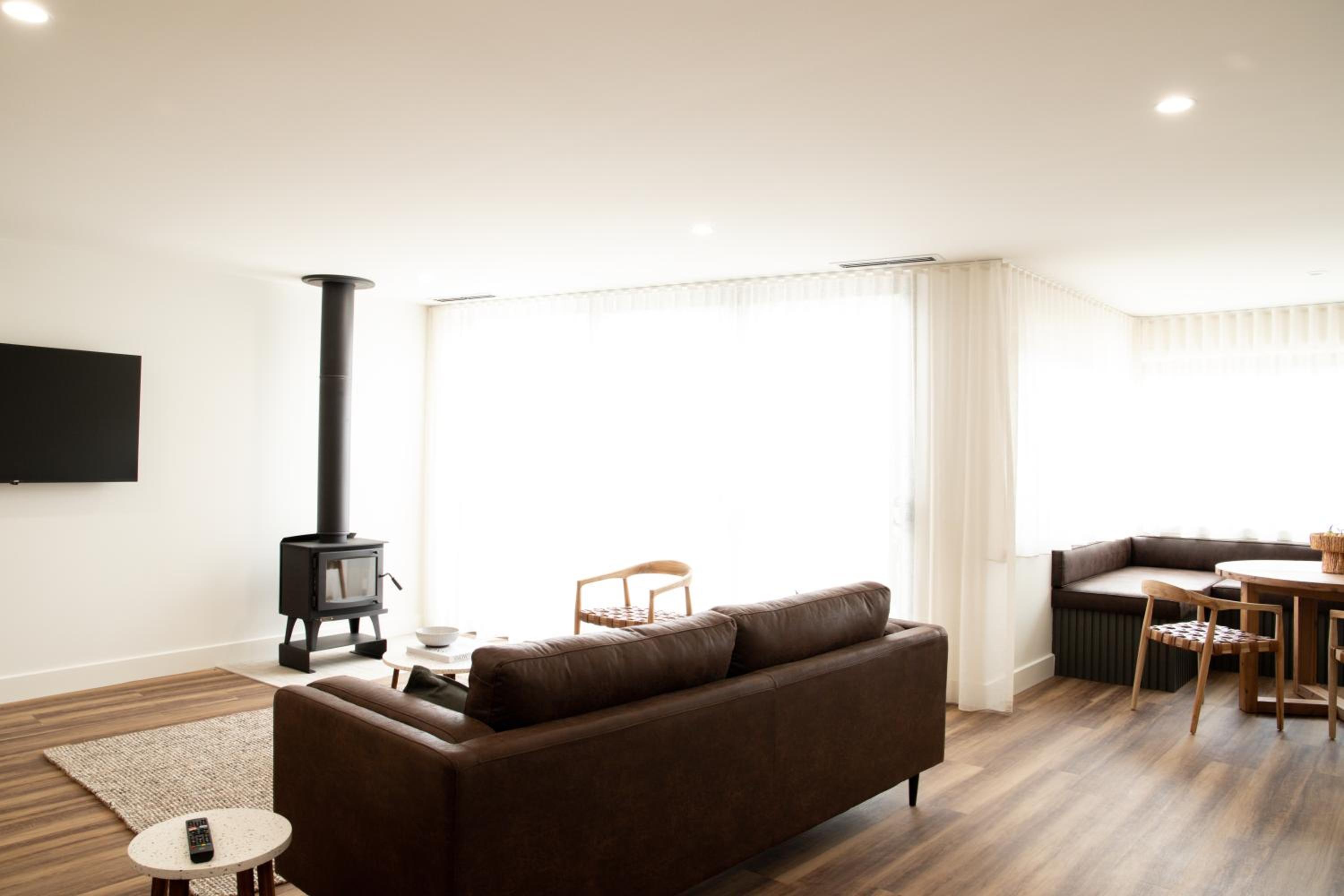 Three-Bedroom Apartment photo 1