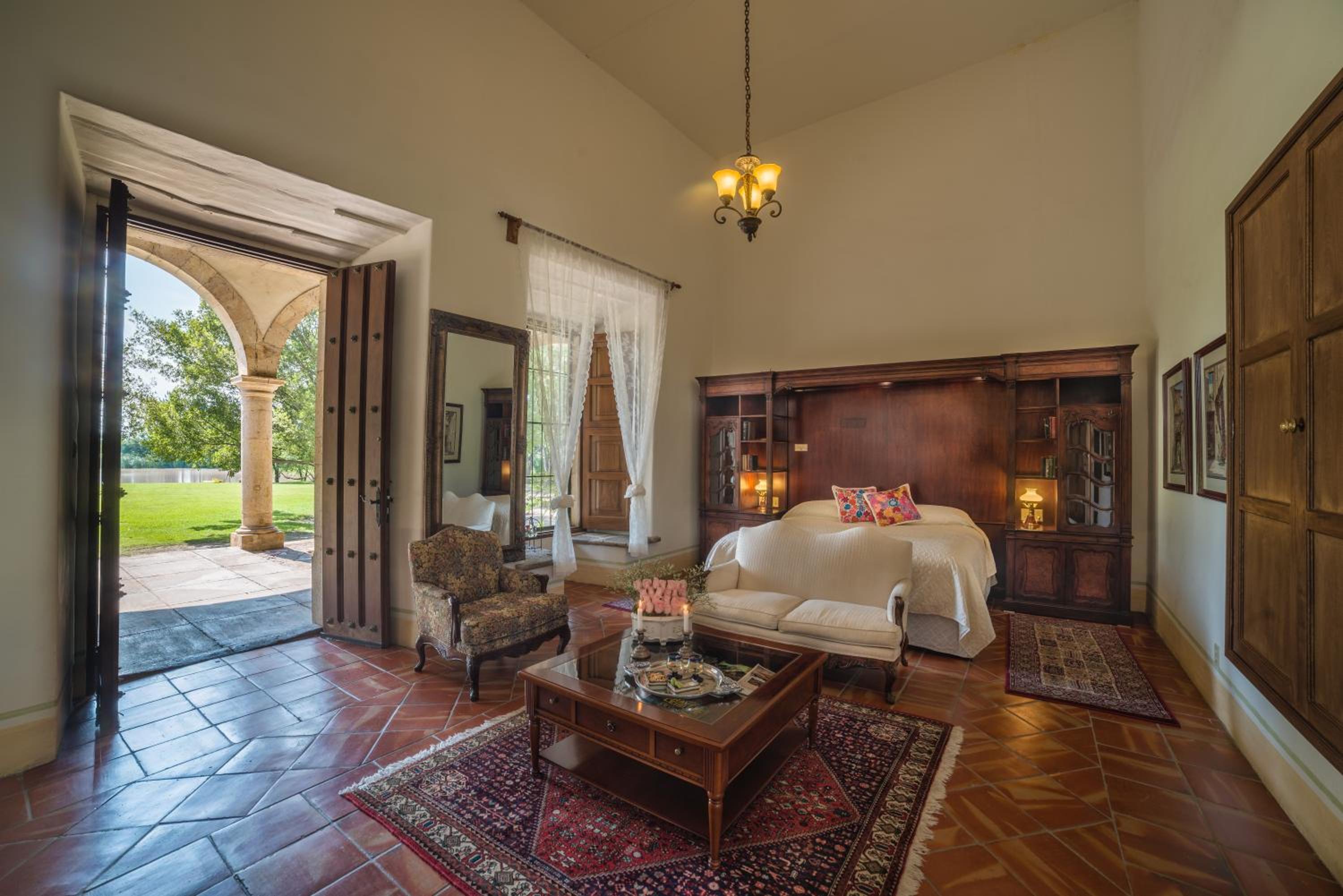 Suite with Lake View