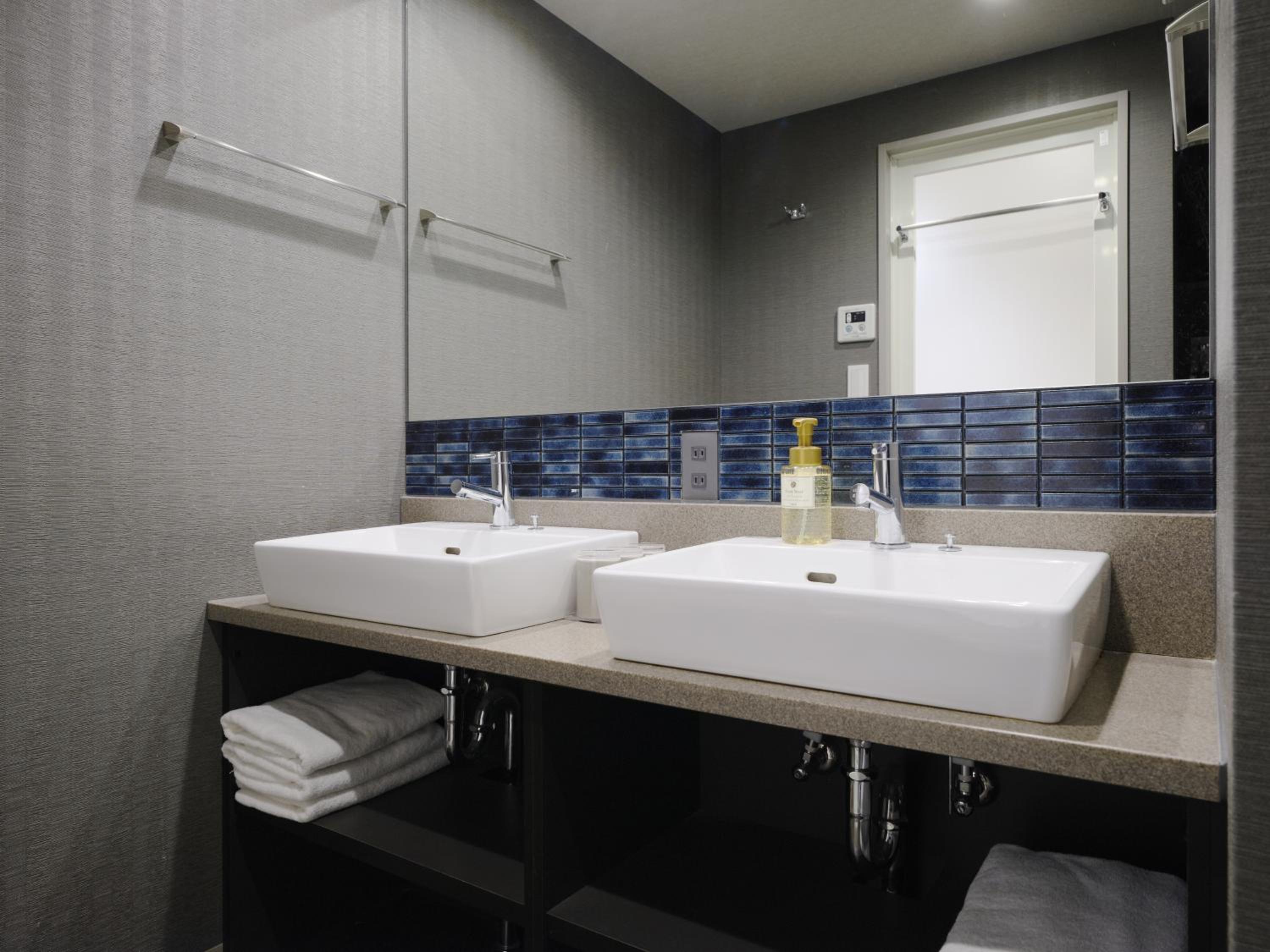 Deluxe Japanese Room with Washing Machine - Up to 6 Adults photo 2