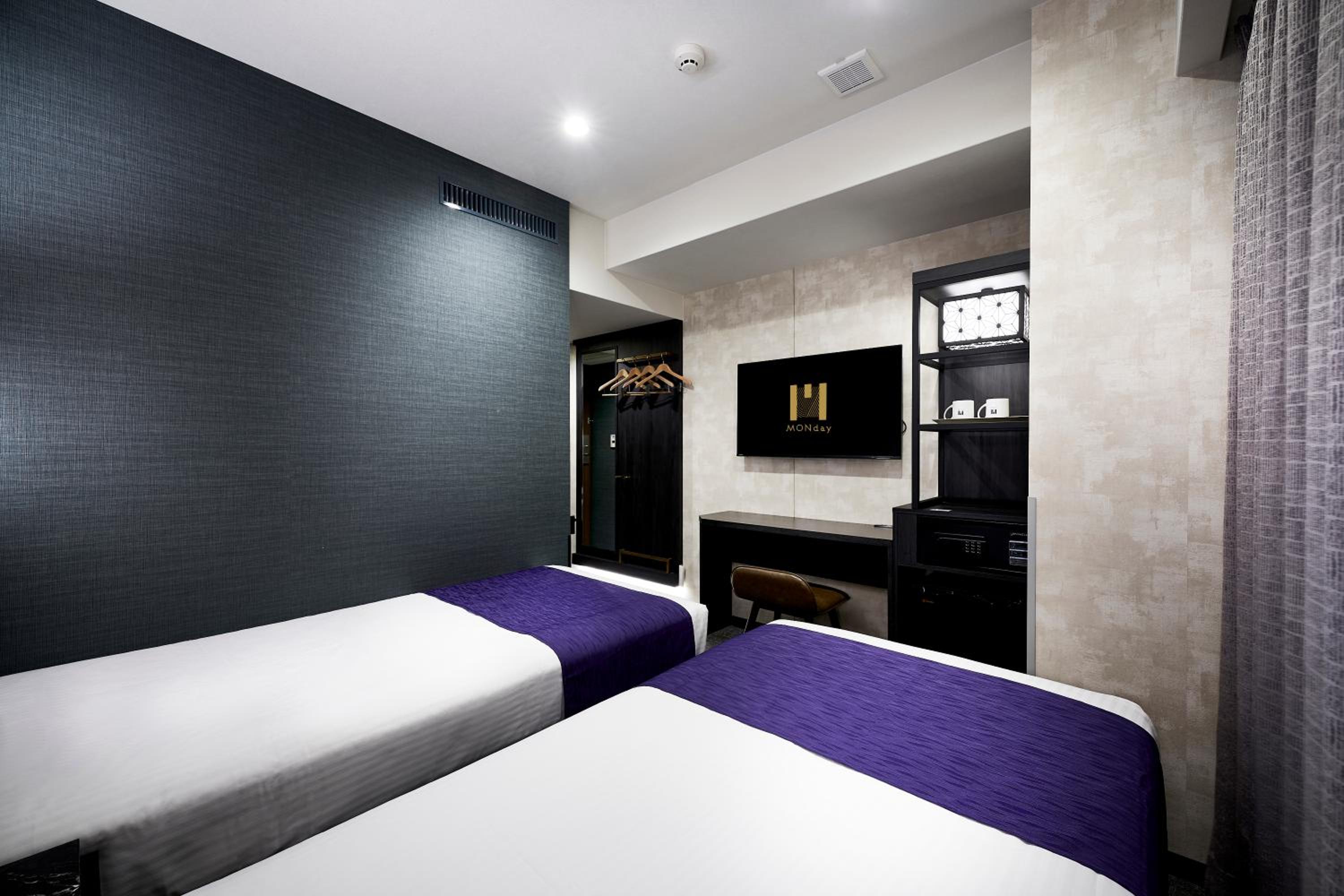 Standard Twin Room - Photo 4