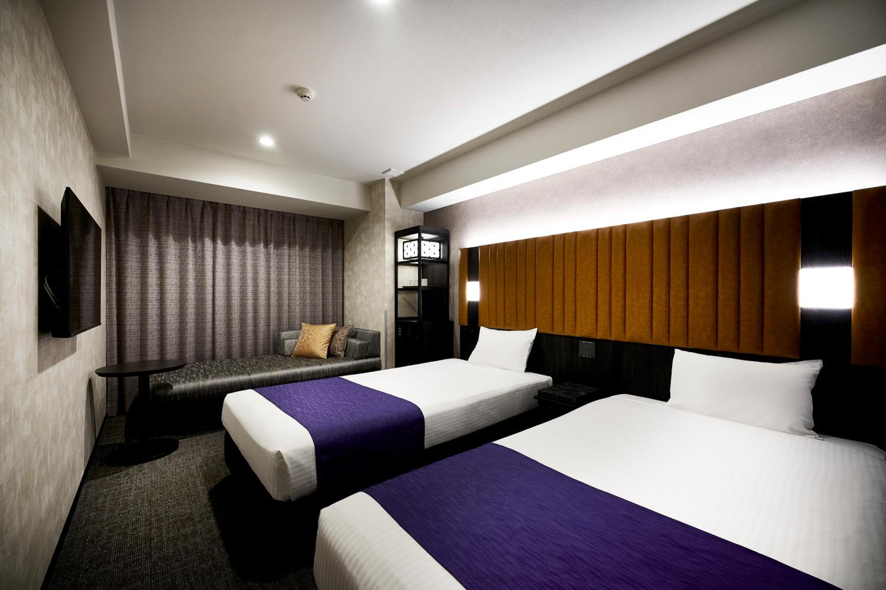 Standard Twin Room with Sofa Bed - Photo 7