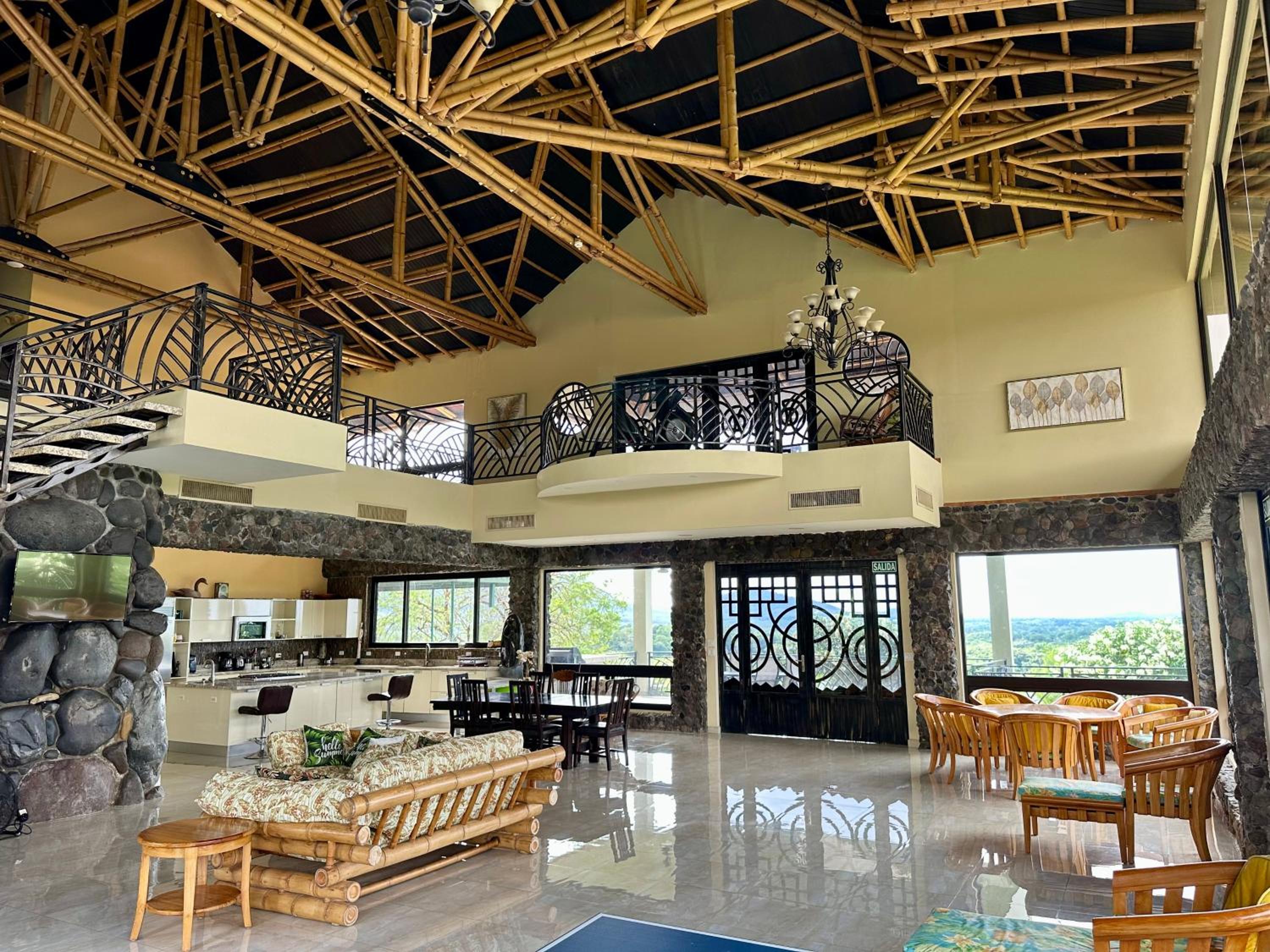 Villa photo 1