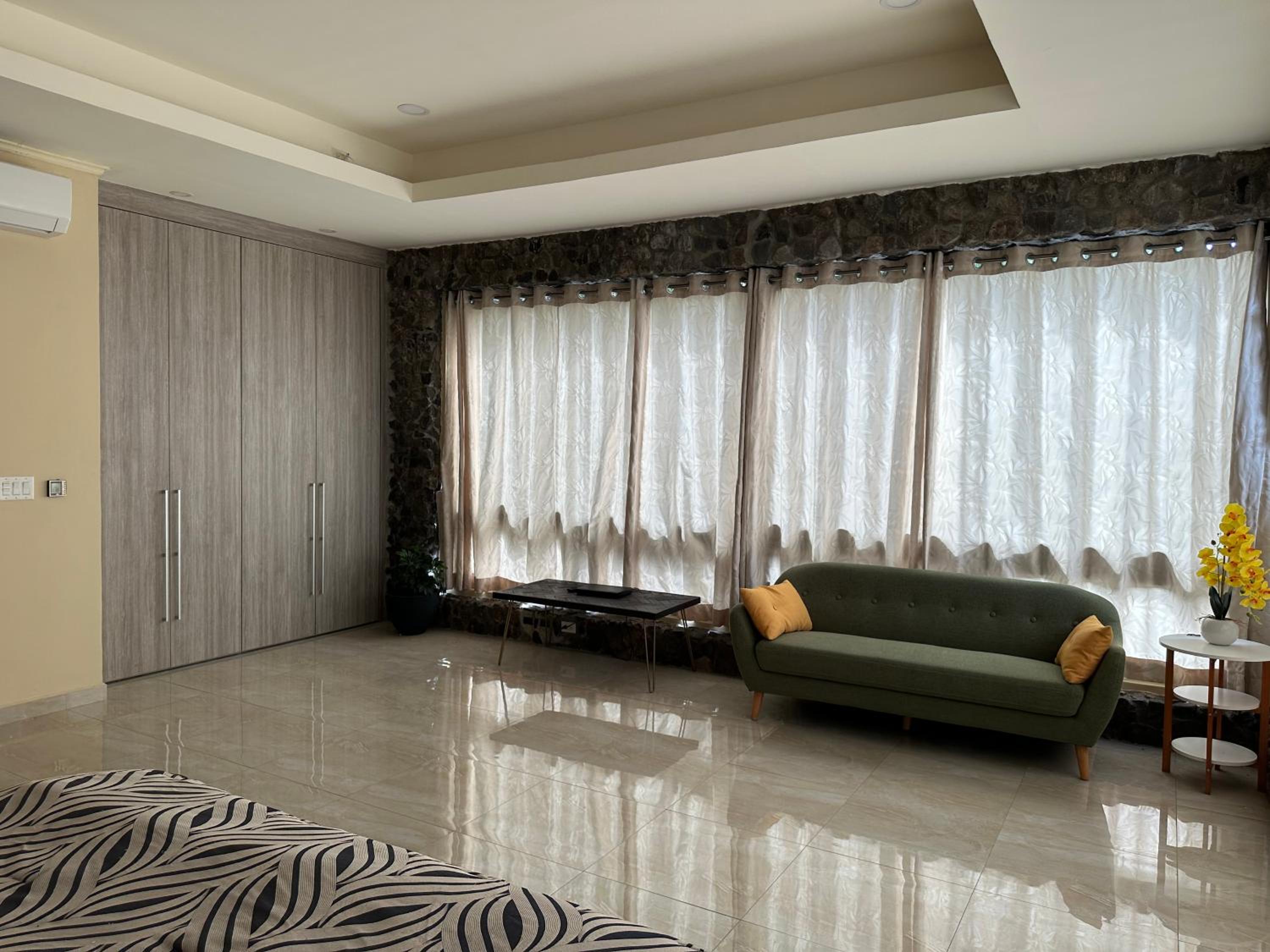 Villa photo 2