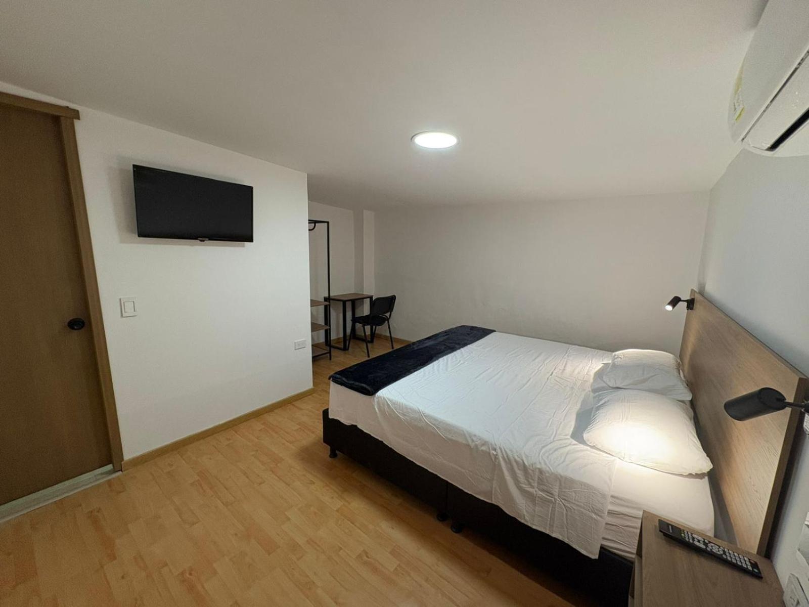 Deluxe King Room photo 3