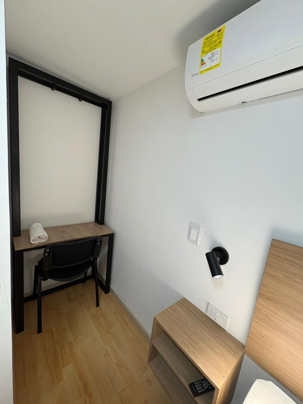 Single Room with Private Bathroom photo 2