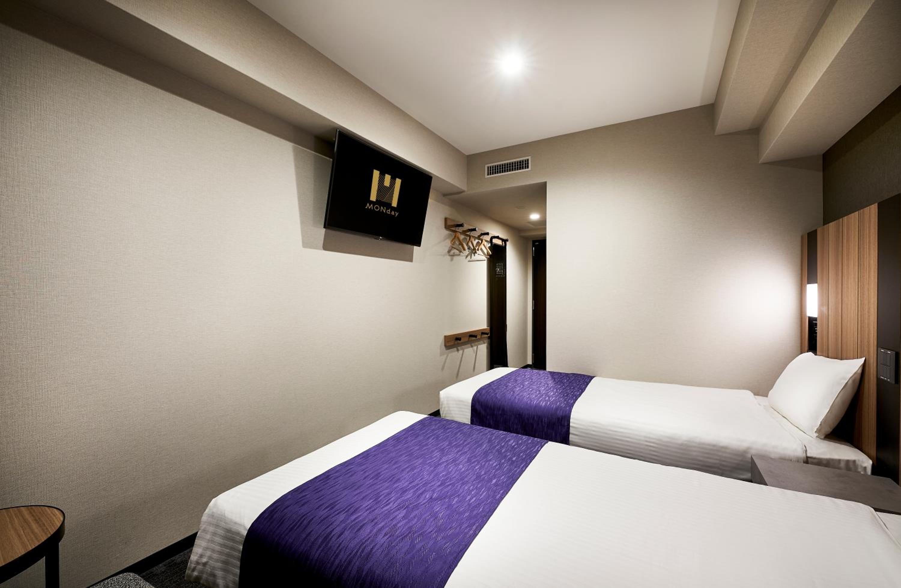 Standard Twin Room - Photo 4