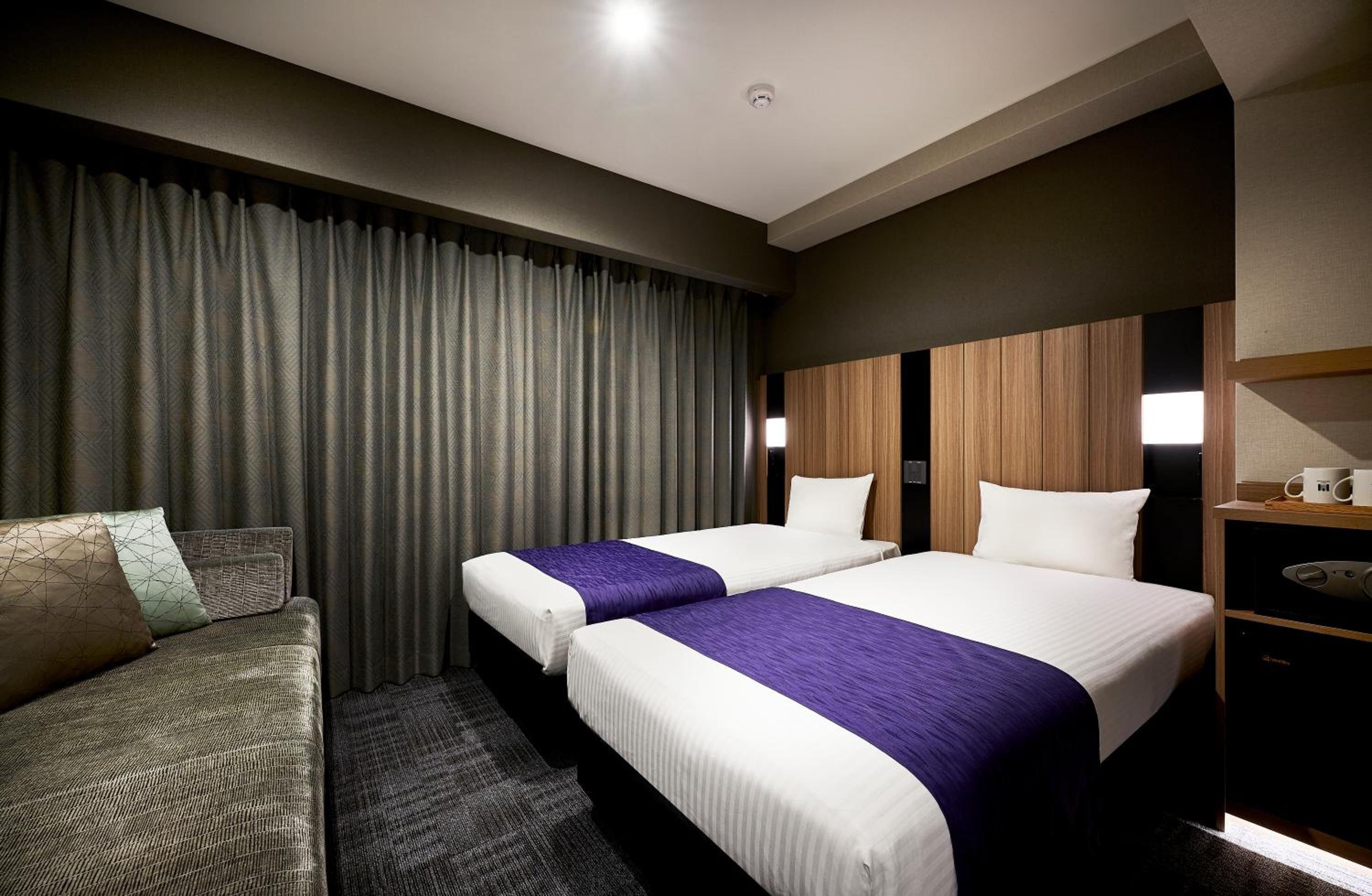 Standard Twin Room with Sofa Bed - Photo 3