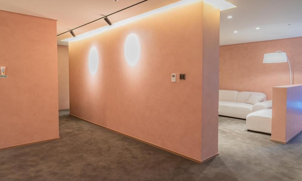 Suite - Photo 11