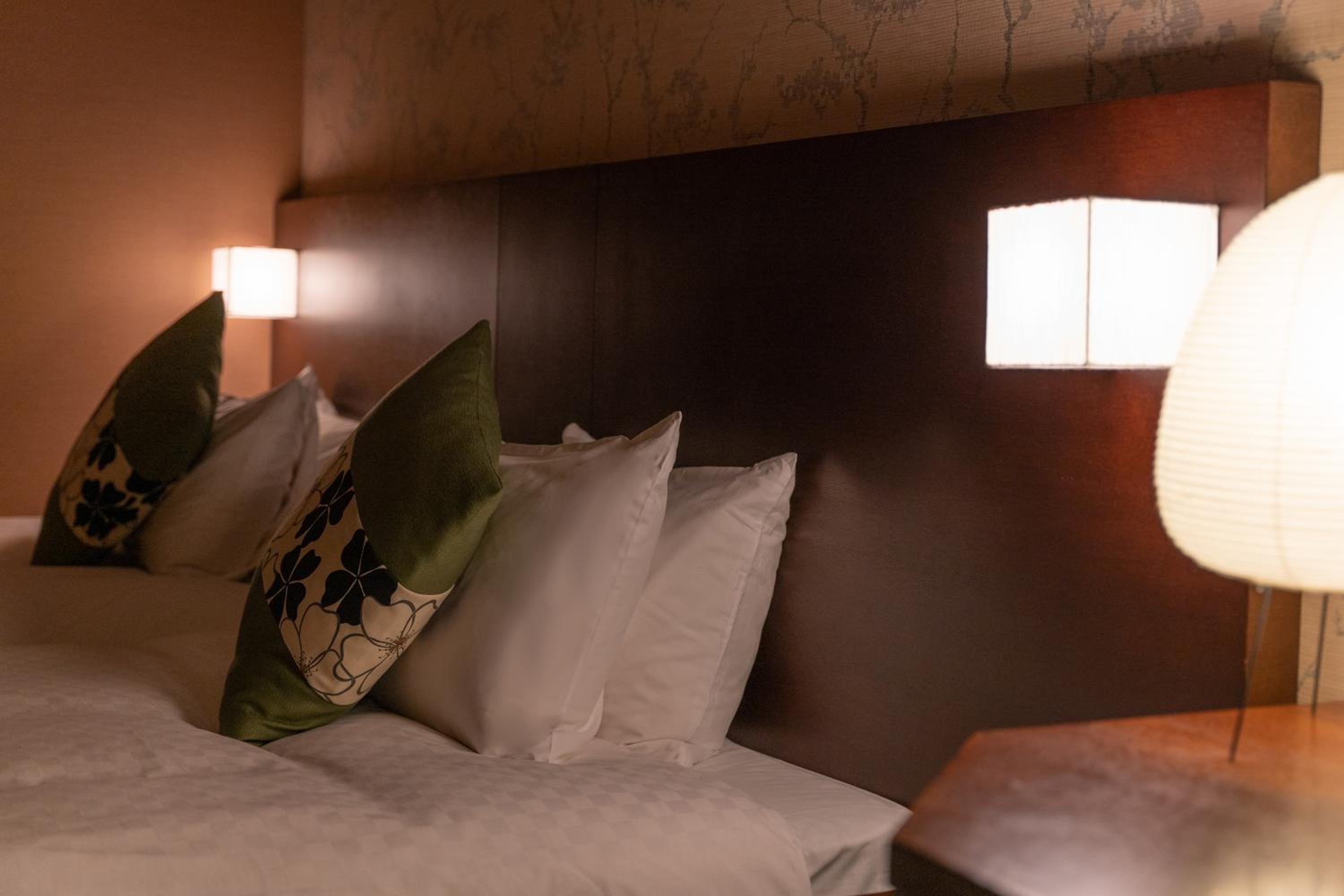 Twin Room - Photo 11