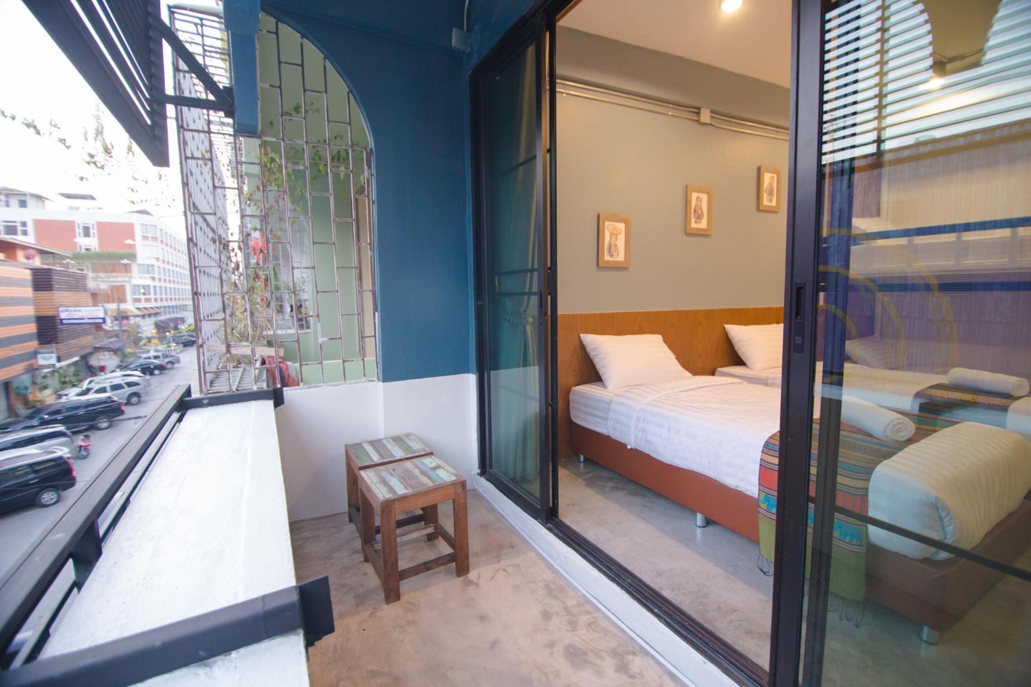 Quadruple Room with Balcony - Photo 6
