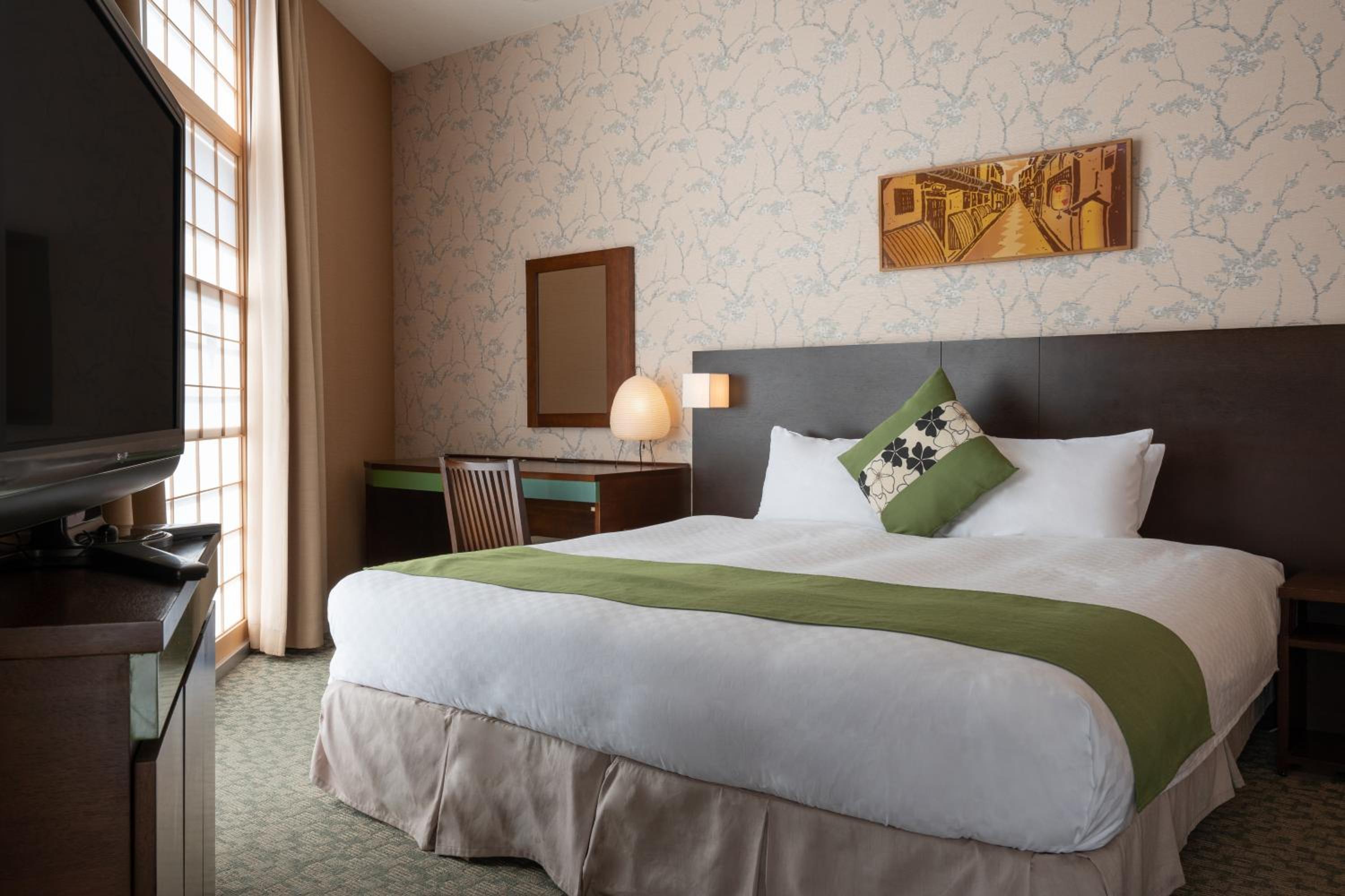 Standard King Room photo 3