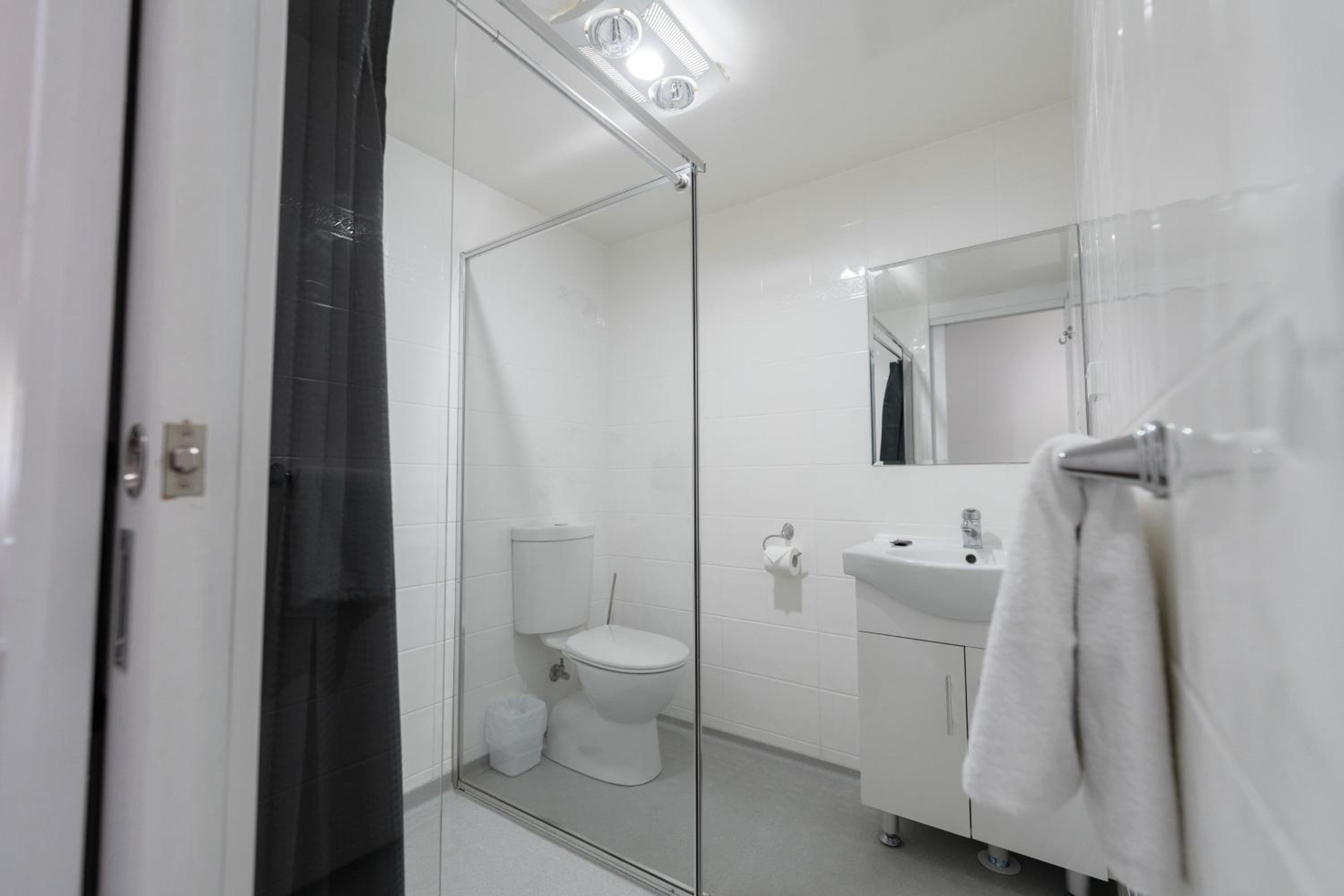 2 Bedroom Family Unit (Sleeps 6) - Photo 9