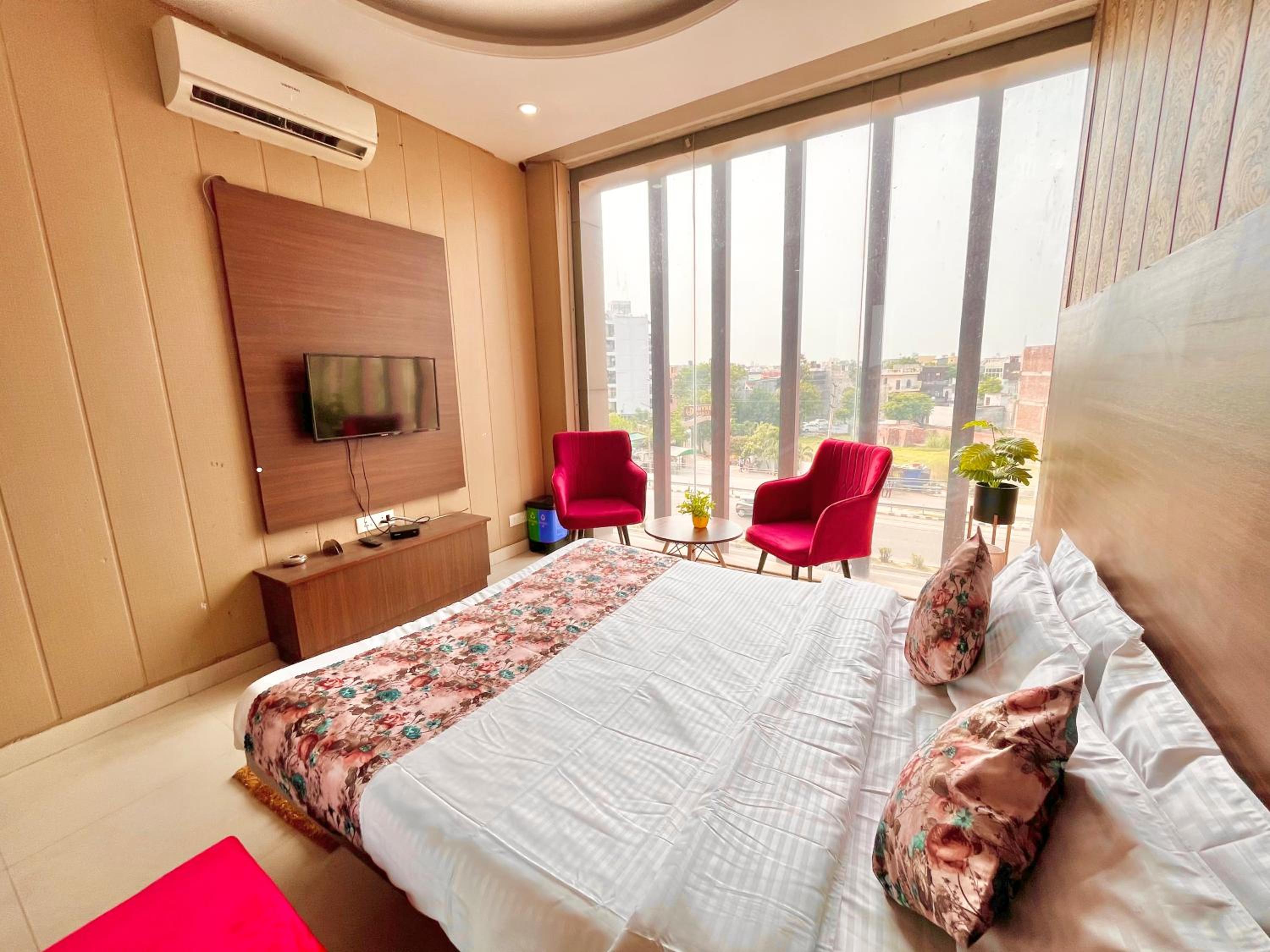 Executive Queen Room With Two Queen Beds photo 2