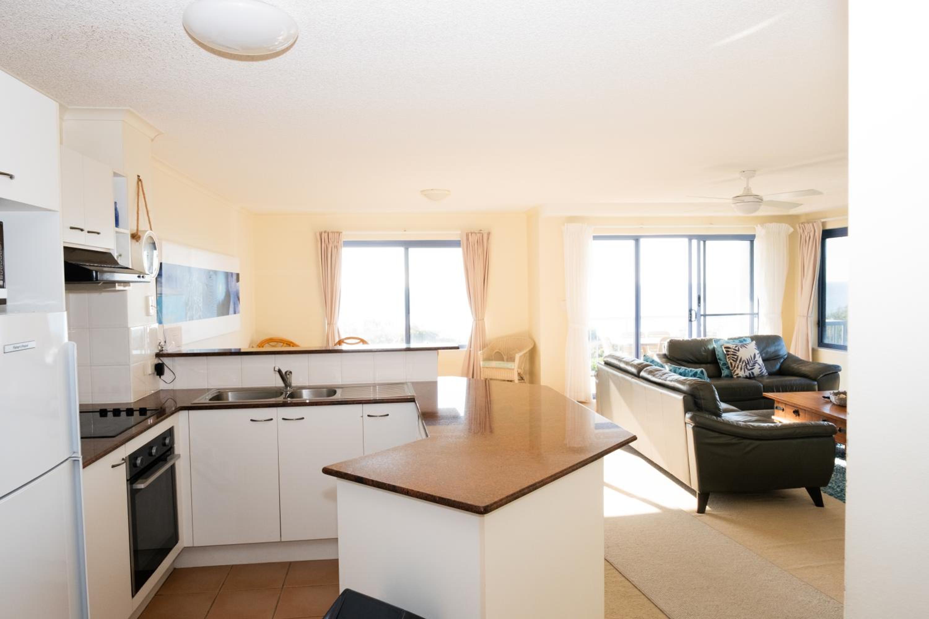 Three-Bedroom Apartment with Ocean View photo 3