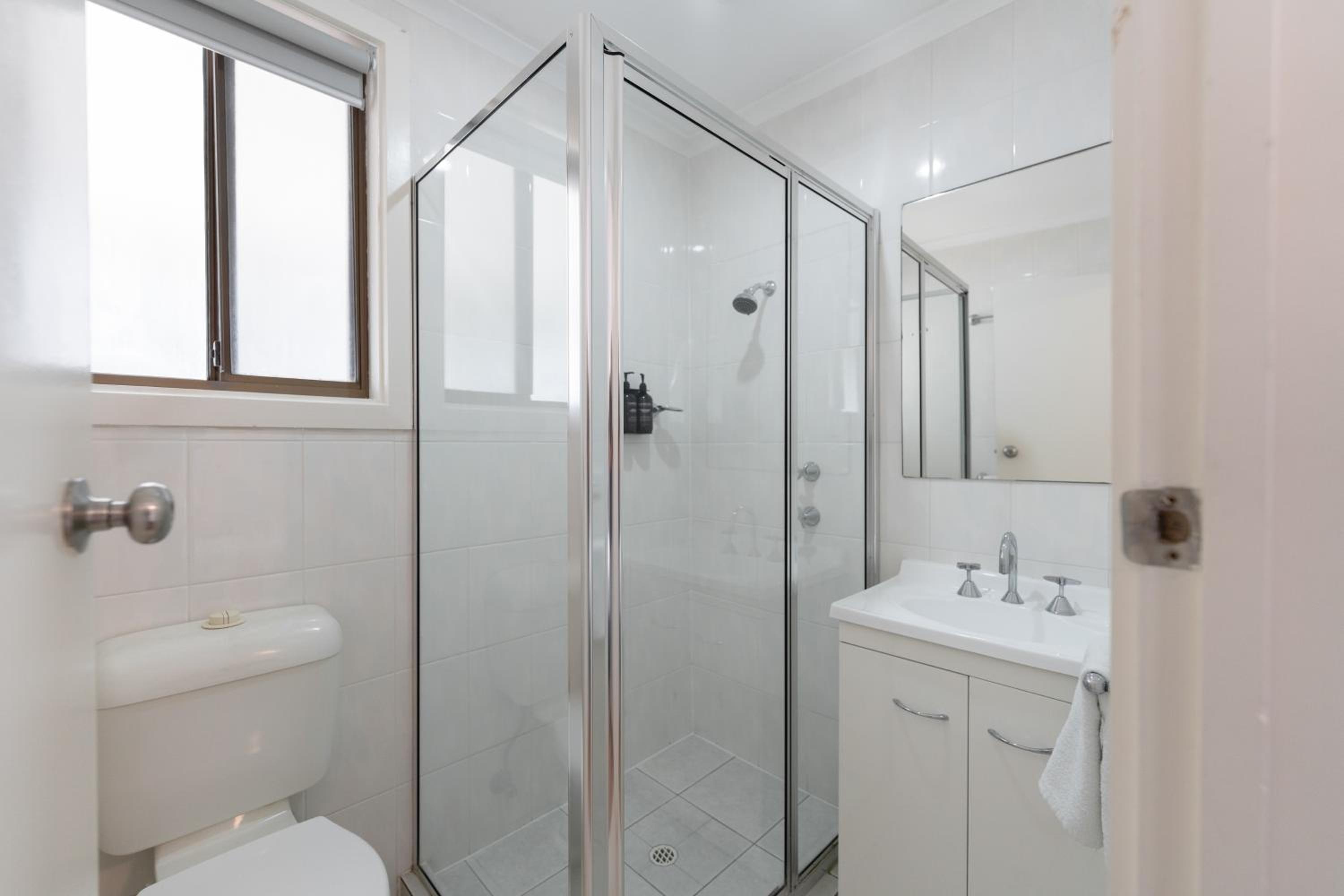 Cabin (Sleeps 4) - Photo 5