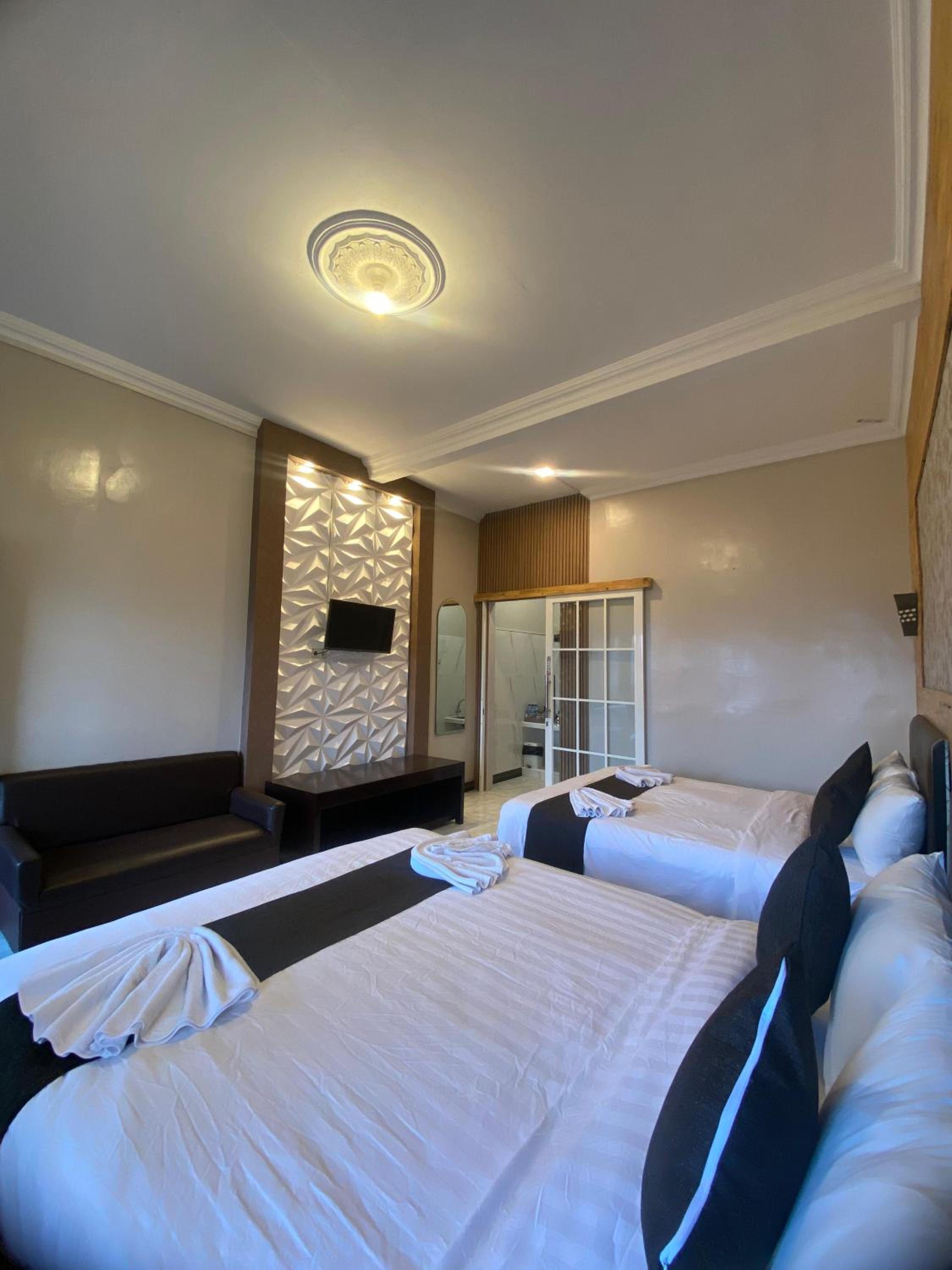 Family Room - Photo 2