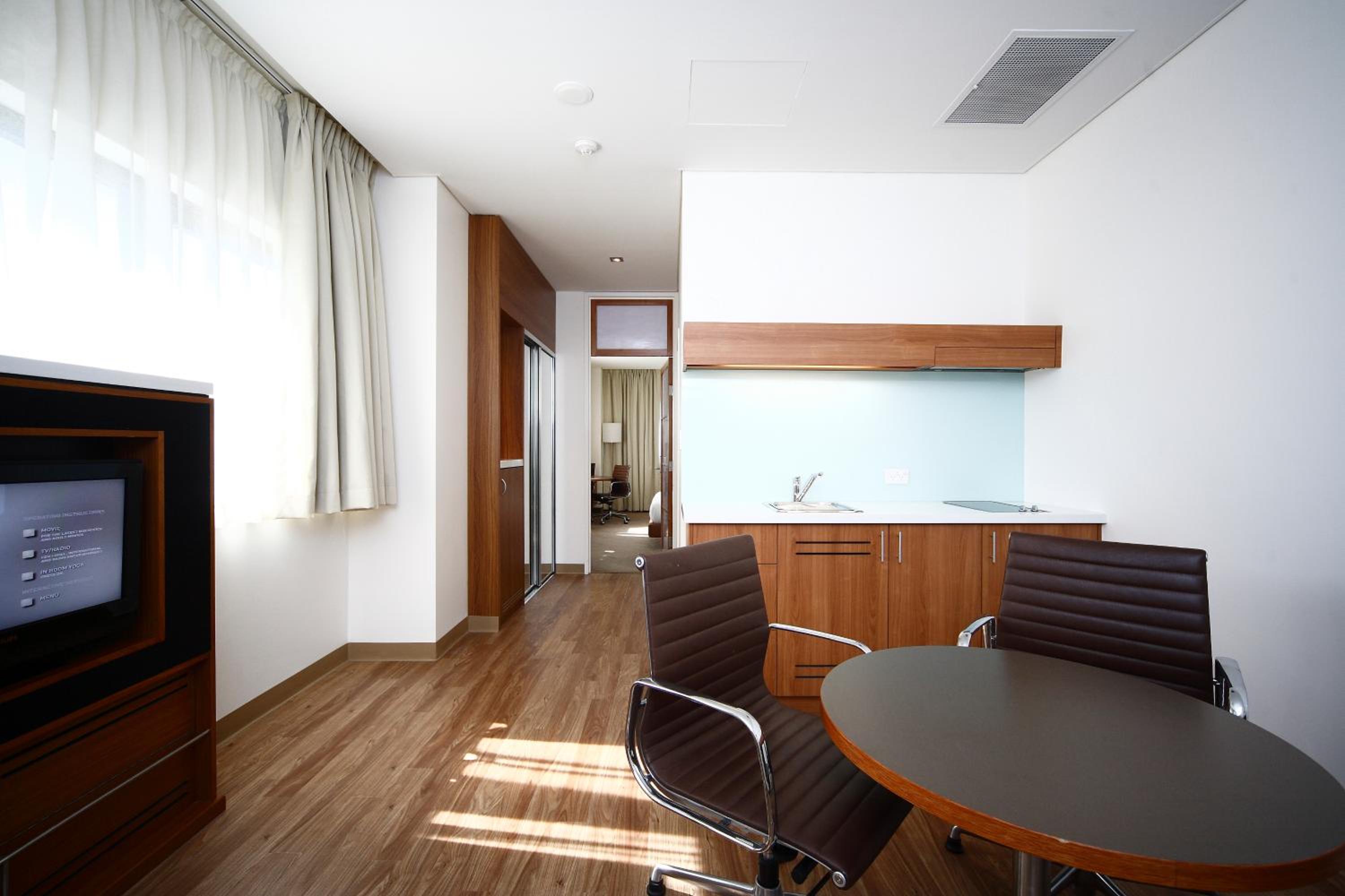 One-Bedroom Apartment - Photo 7
