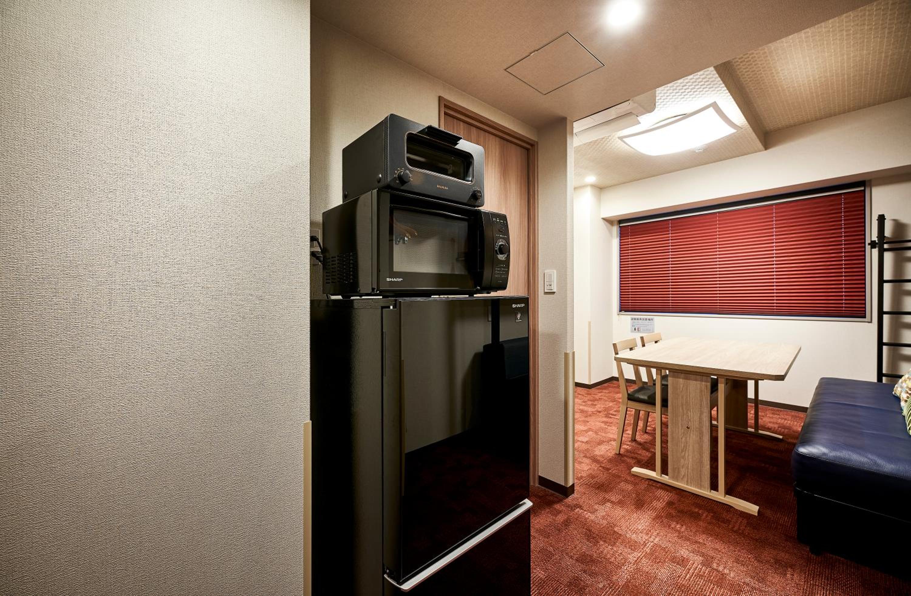 Superior Family Room with Washing Machine photo 2