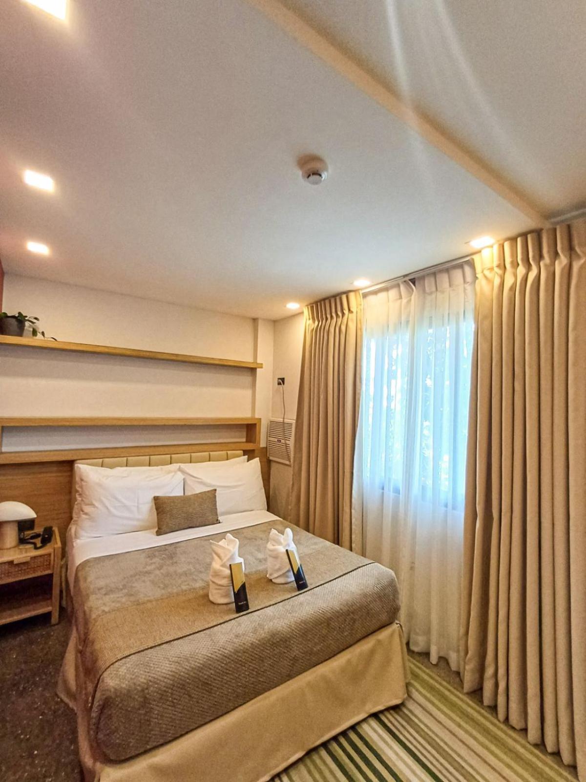Deluxe Double Room - Photo 1