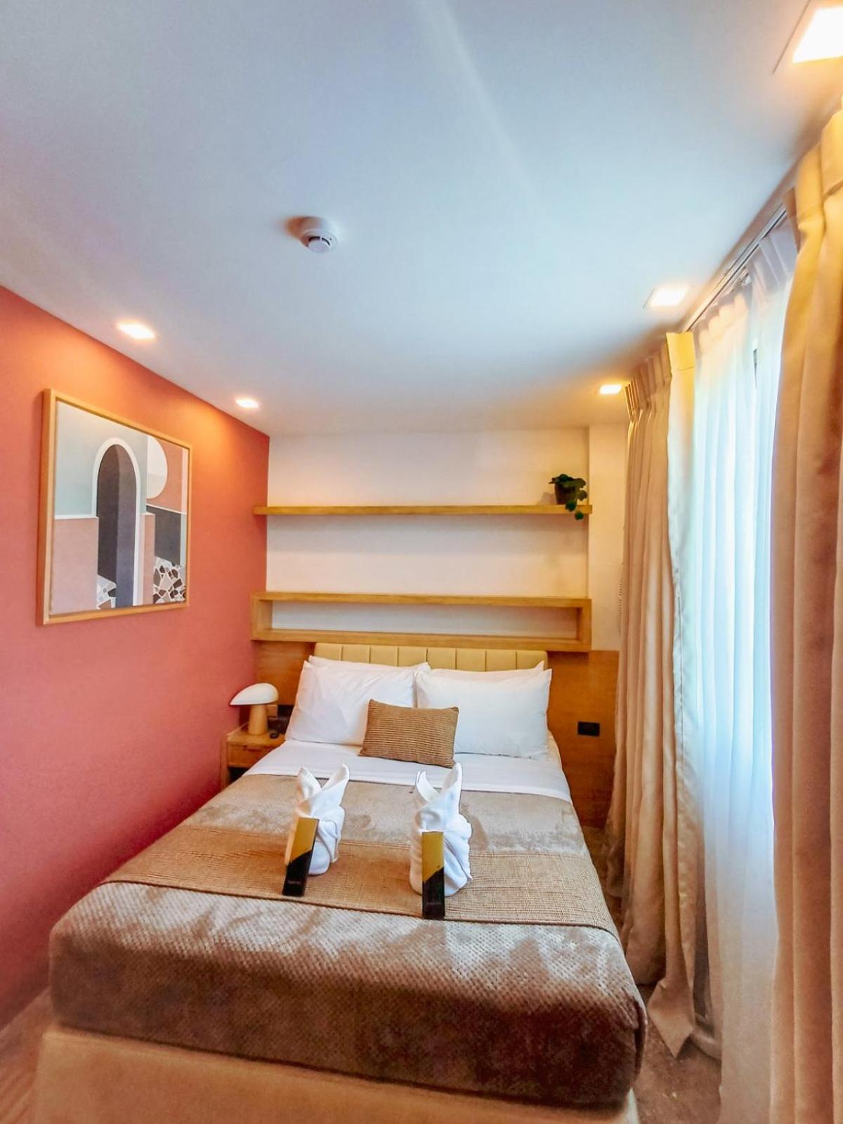 Deluxe Double Room - Photo 2