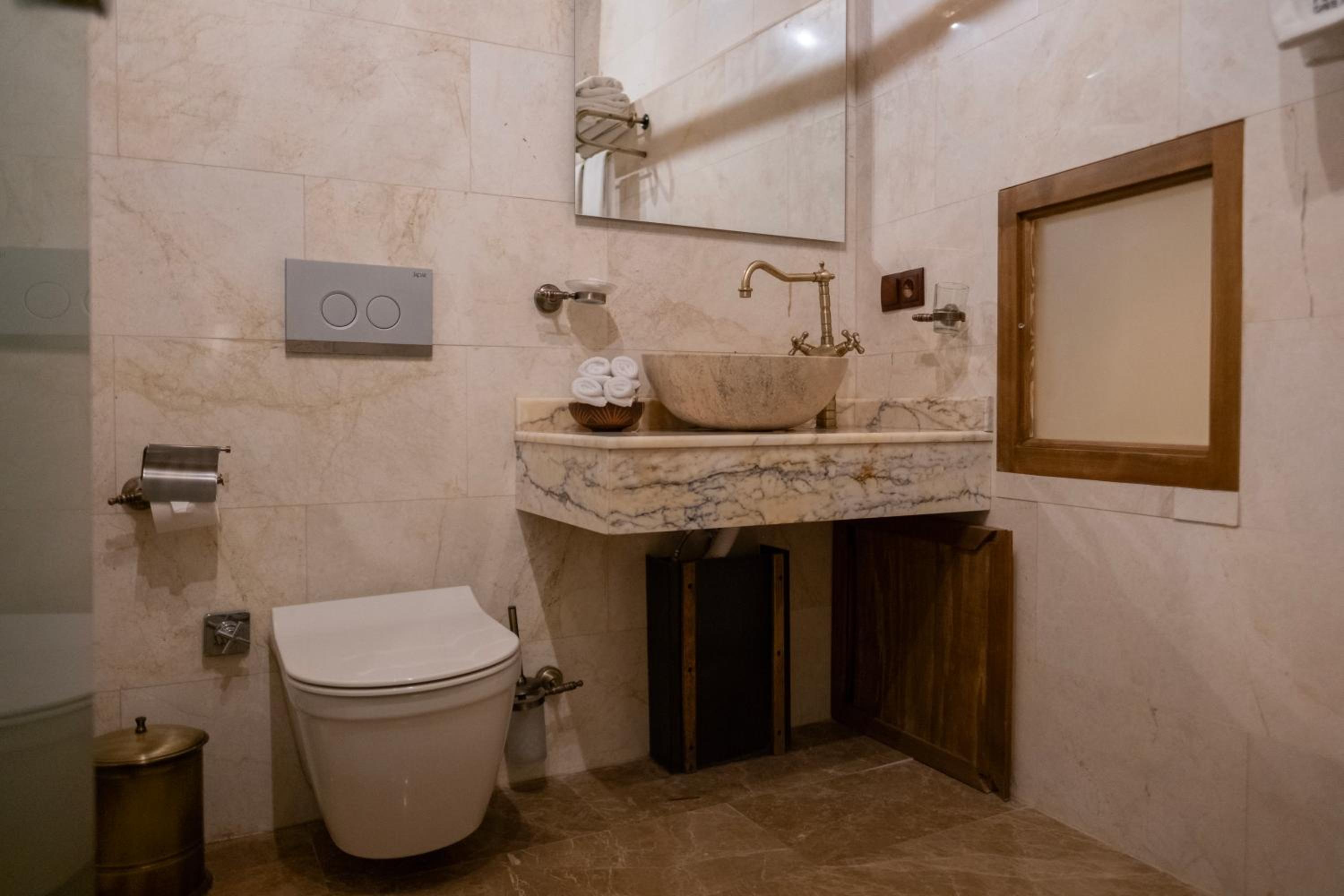 Duplex Quadruple Room - Photo 8