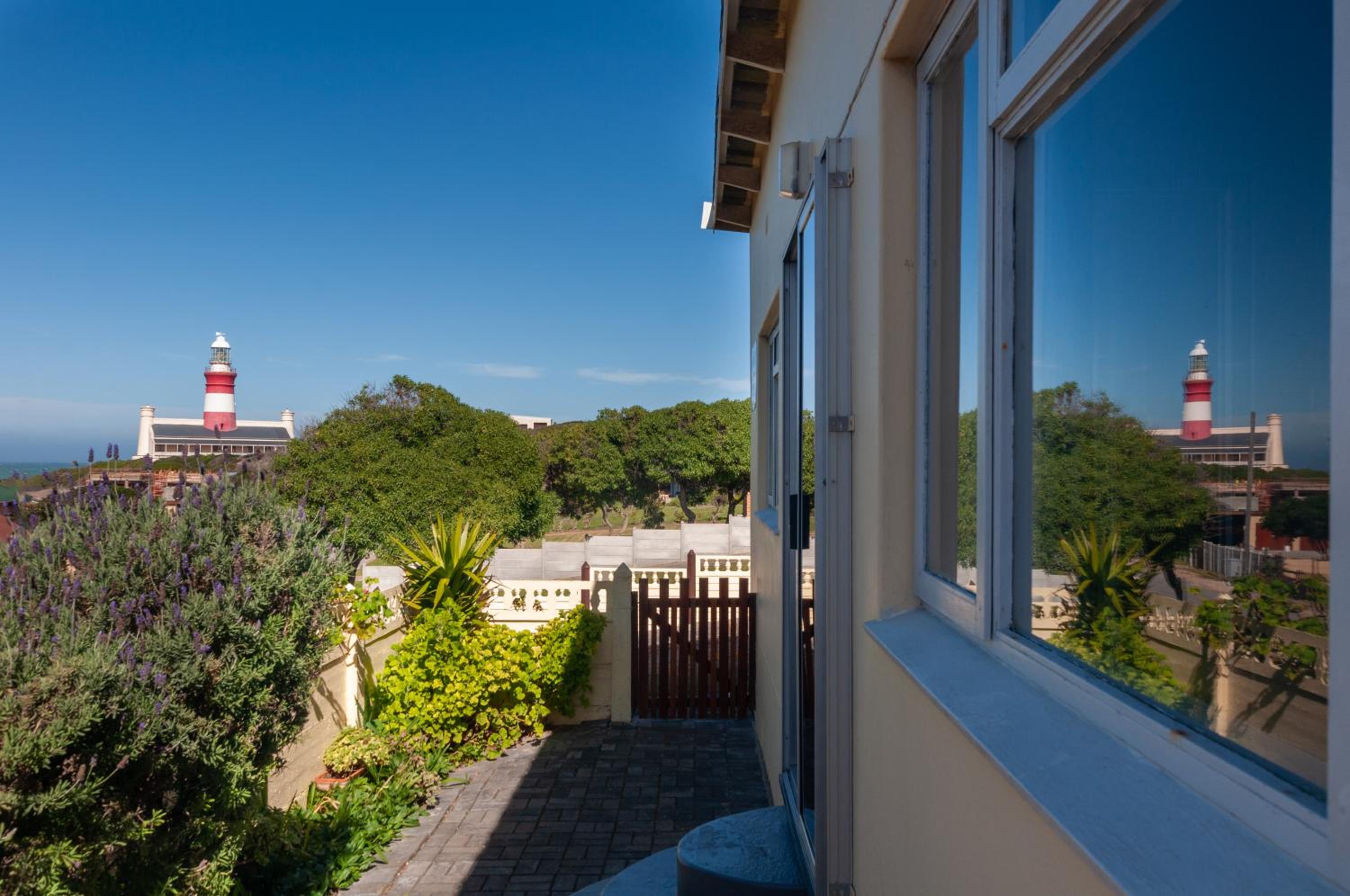 Apartment with Sea View photo 3