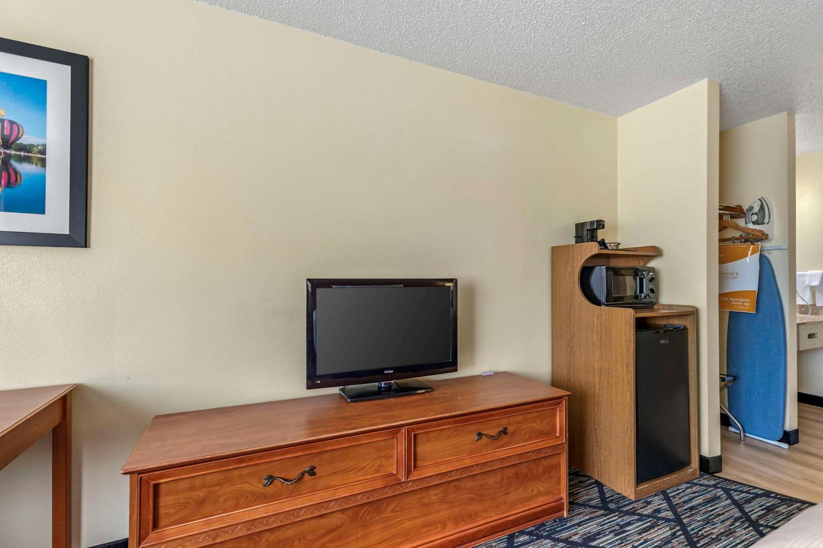  King Room - Non-Smoking  - Photo 1