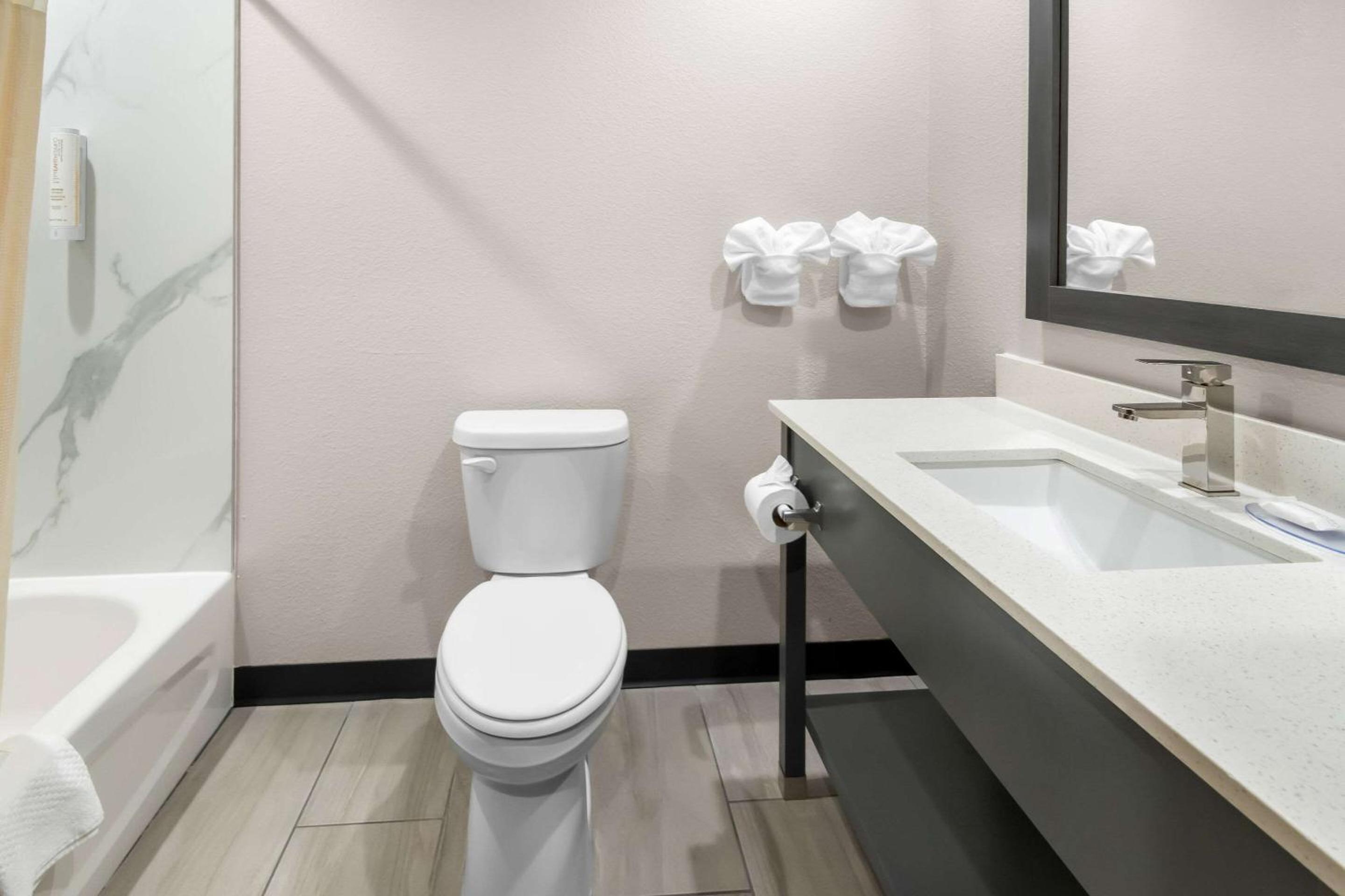 King Room - Disability Access/Non Smoking/Interior Hall photo 2