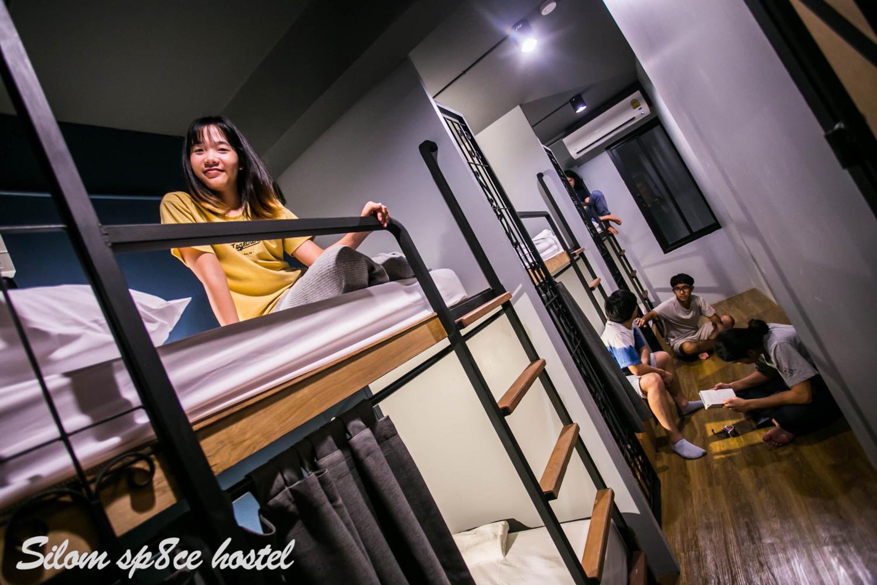 Bed in 6-Bed Female Dormitory Room photo 2