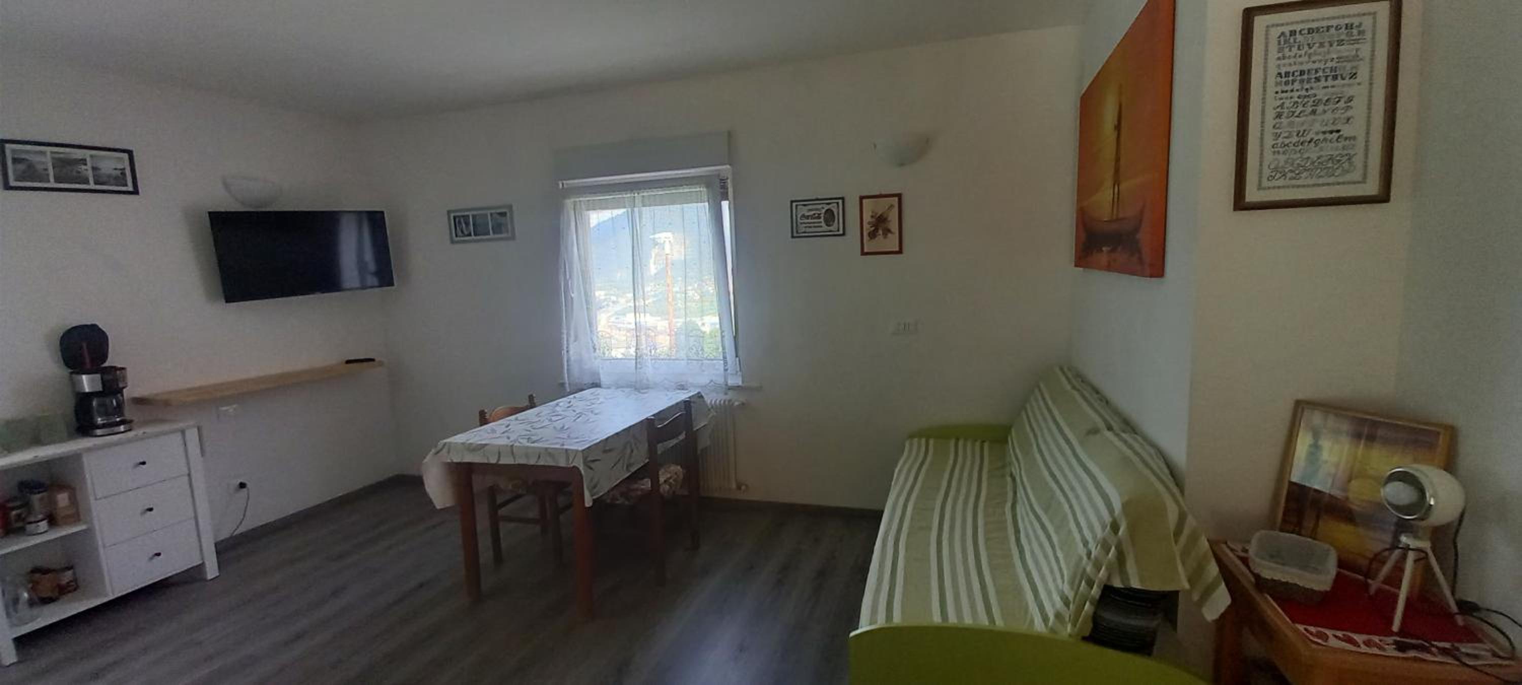 One-Bedroom Apartment photo 2