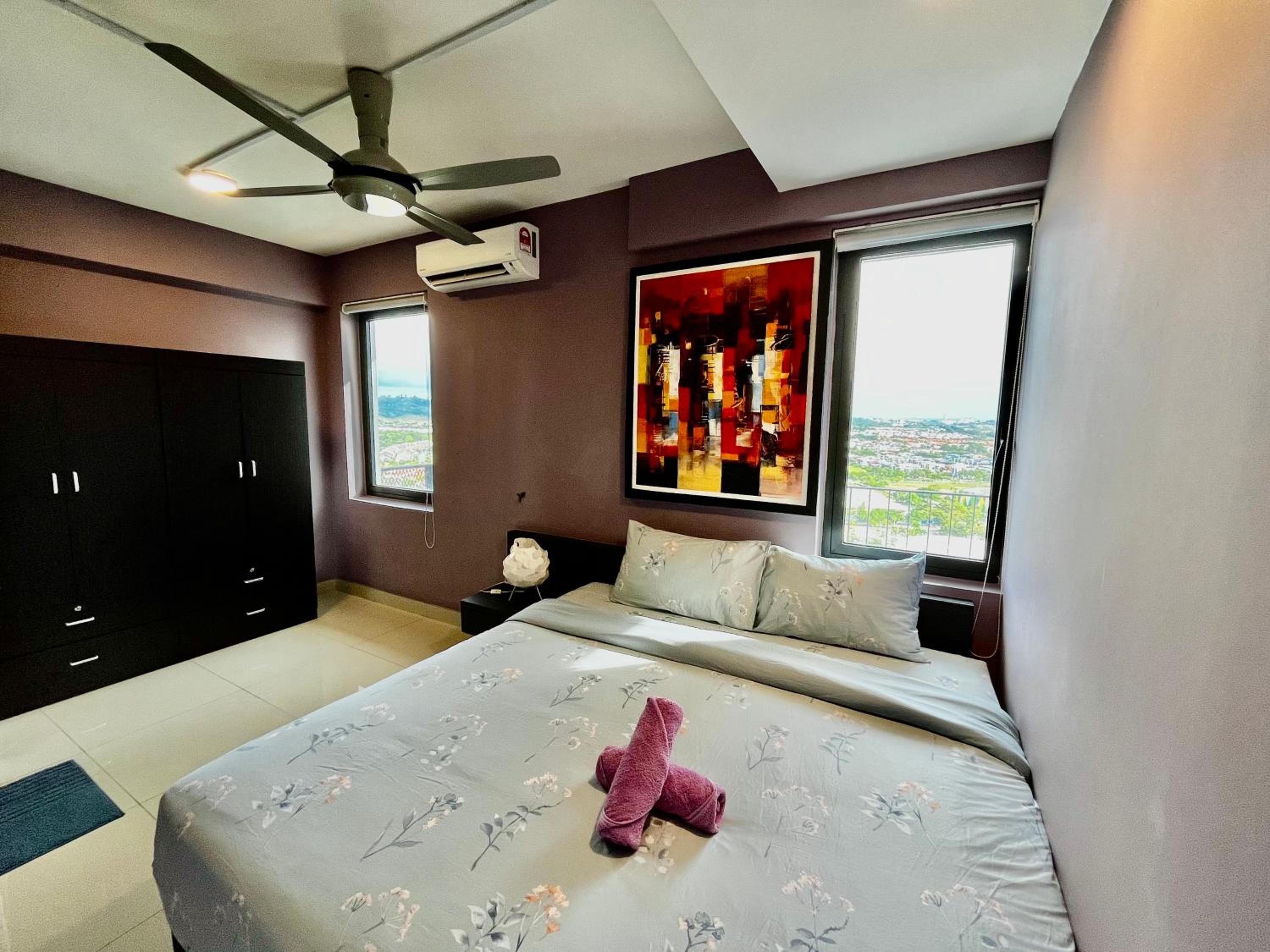 Two-Bedroom Deluxe Apartment with Balcony