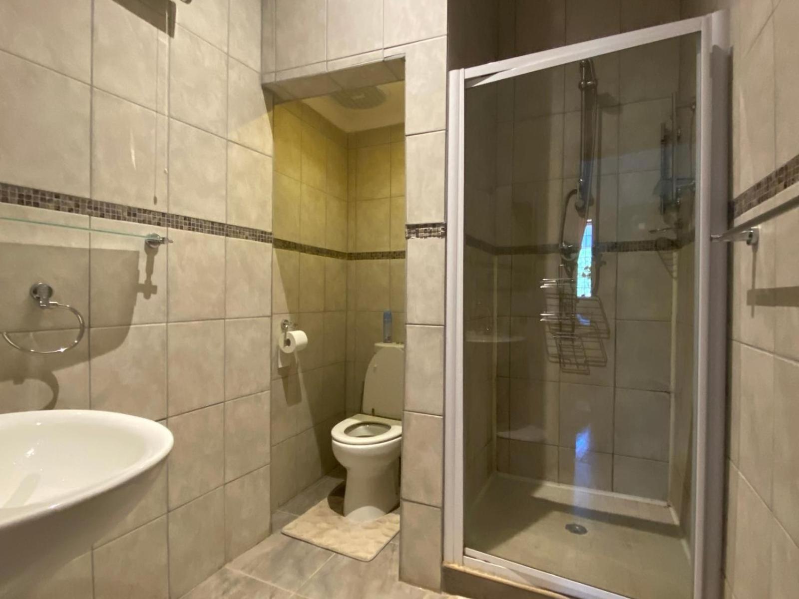 Double Room with Shared Bathroom photo 2