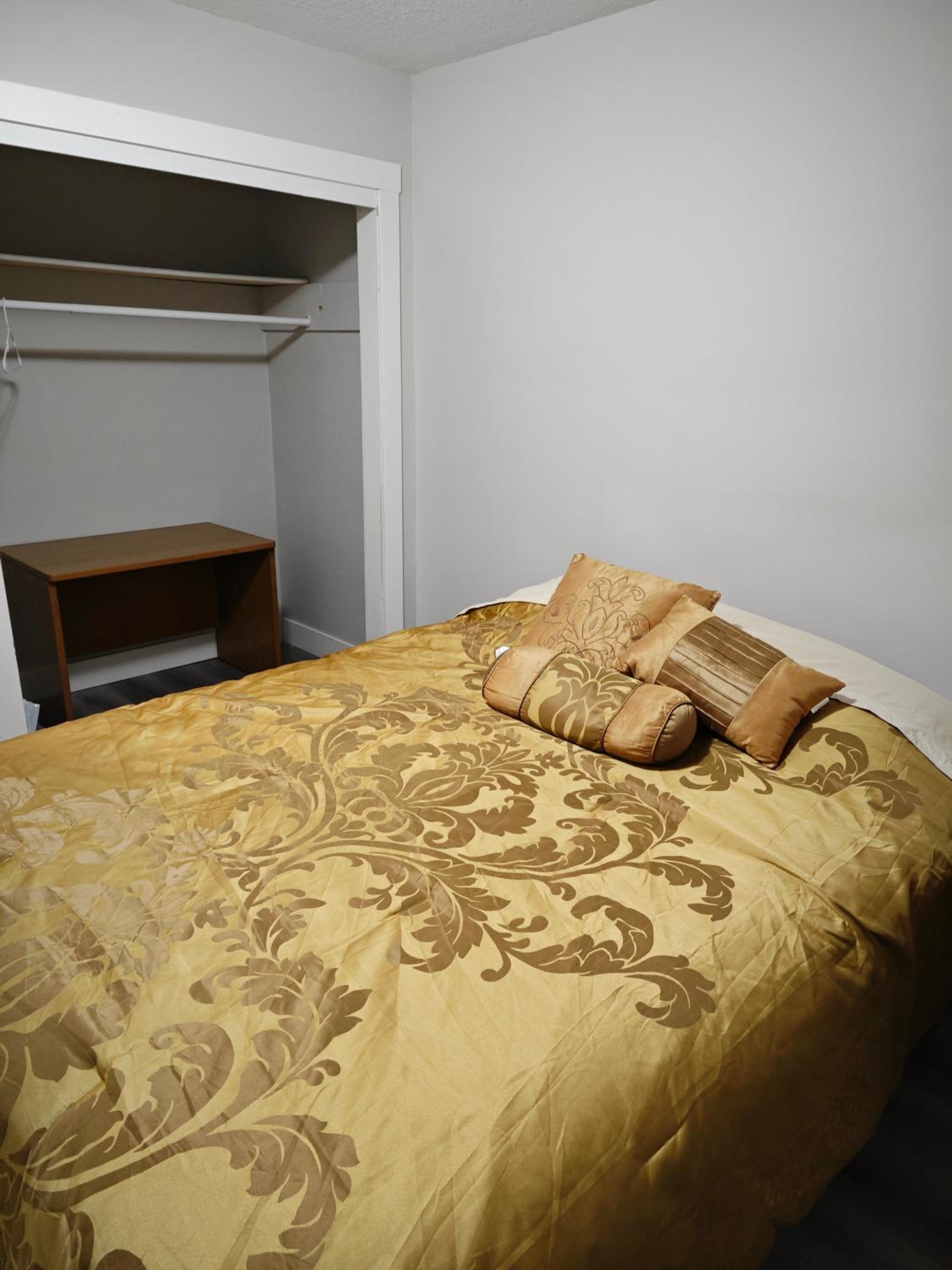 Queen Room with Shared Bathroom