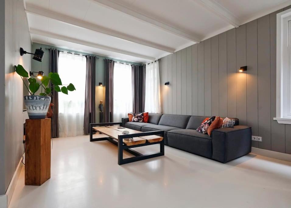 Villa photo 1