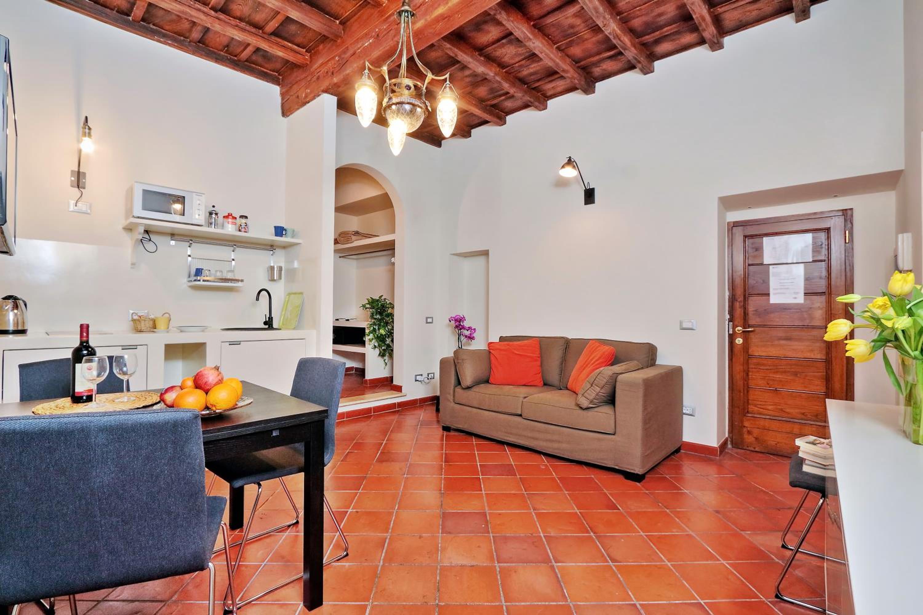 One-Bedroom Apartment with Terrace photo 2